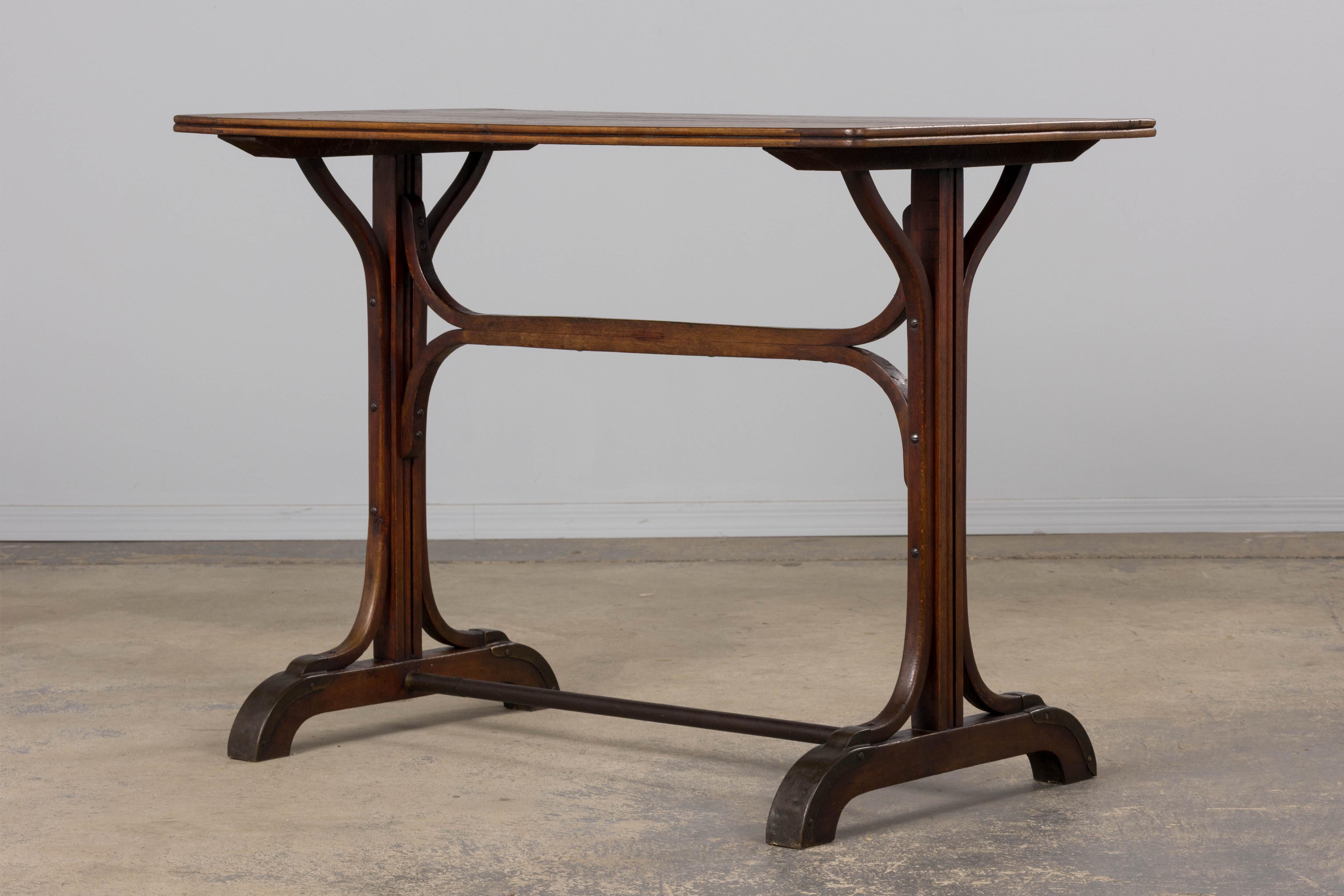 Table de bistrot en bentwood de style Thonet en vente 6