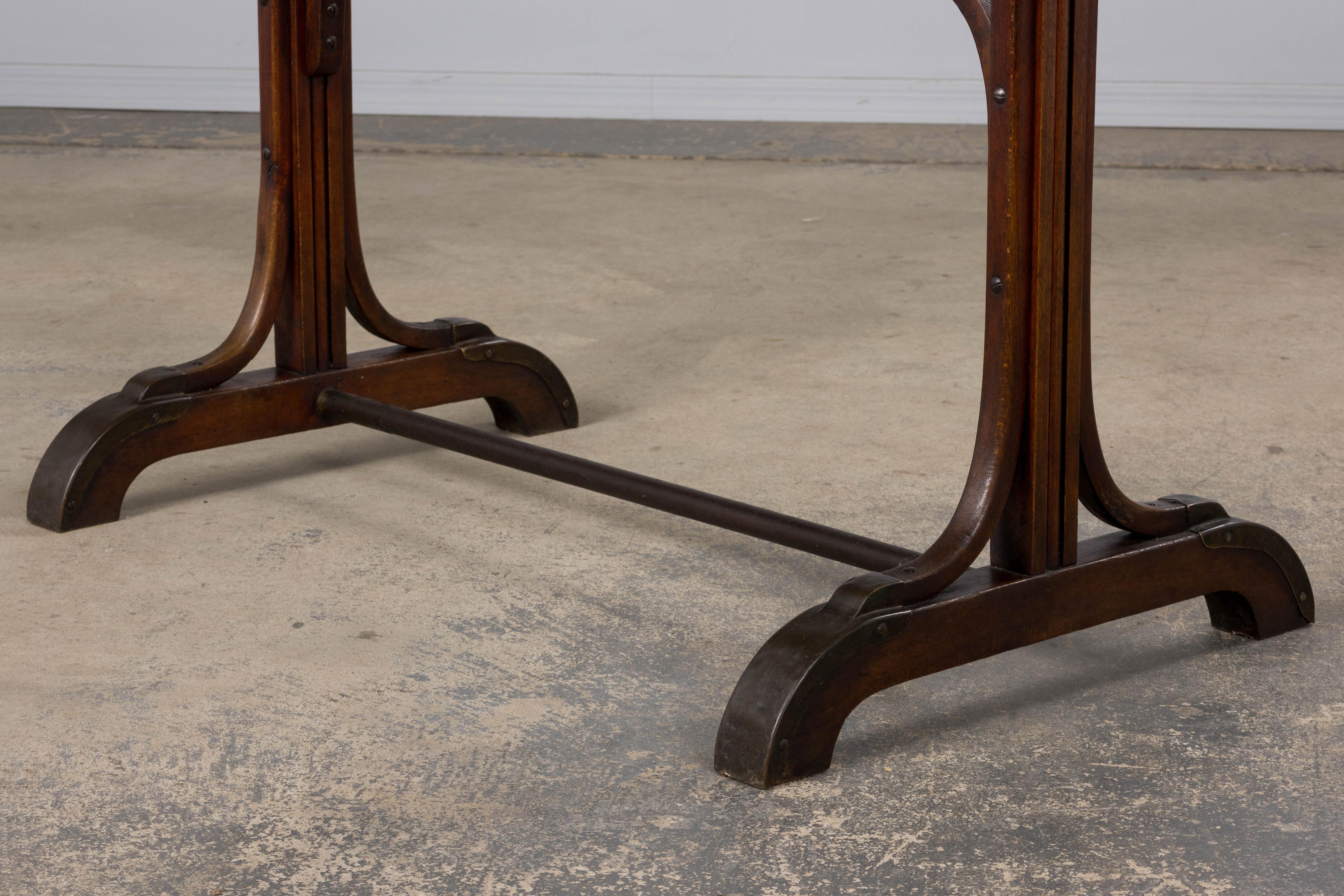Table de bistrot en bentwood de style Thonet en vente 8