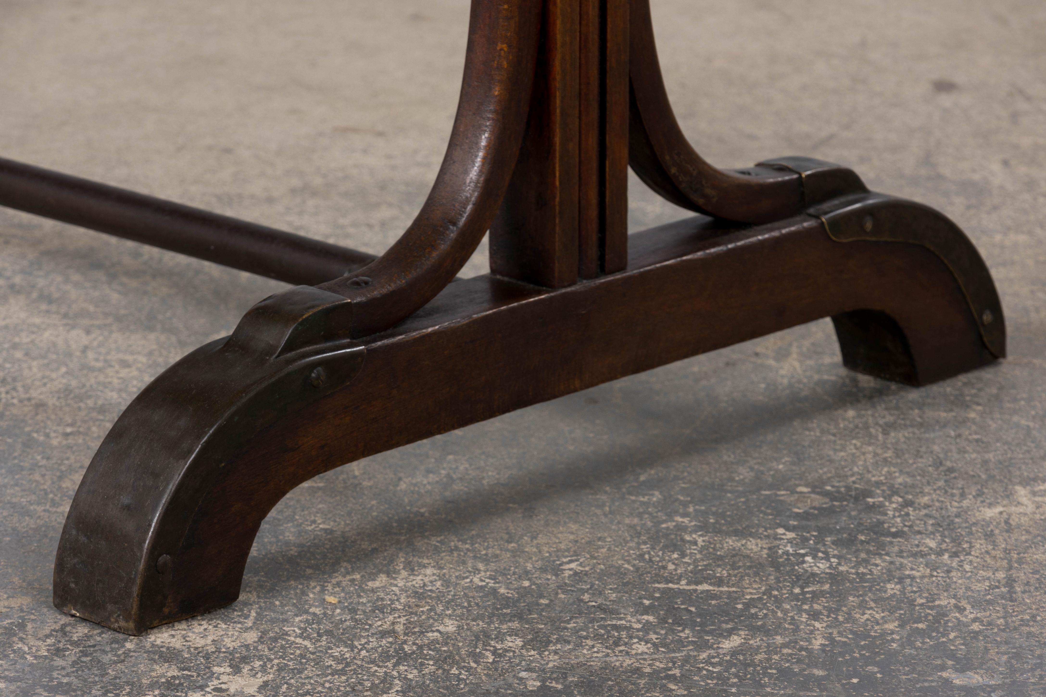 Table de bistrot en bentwood de style Thonet en vente 9
