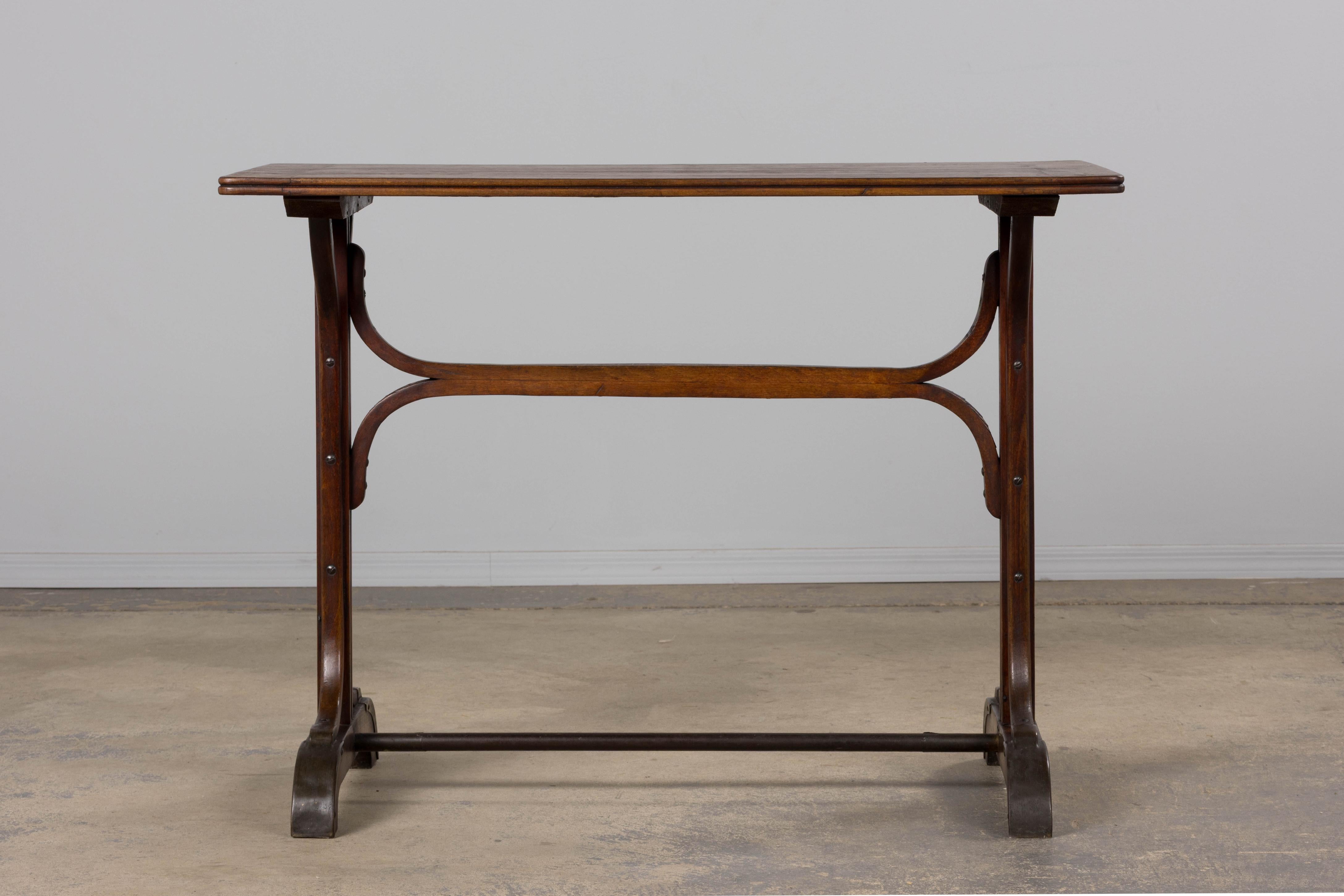 Table de bistrot en bentwood de style Thonet en vente 10
