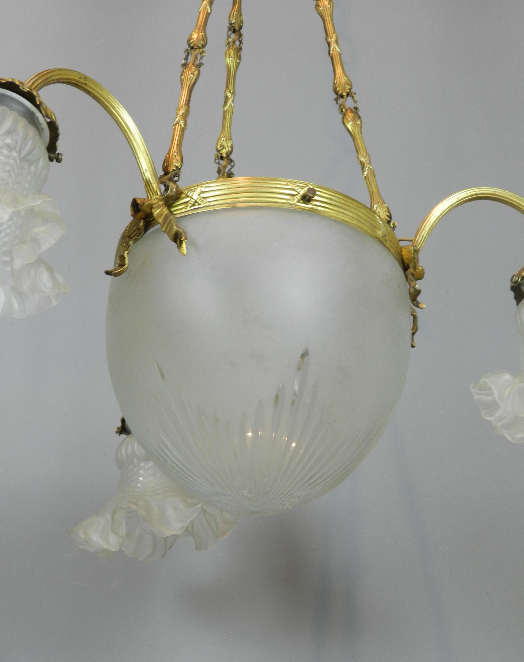 French Three Arm Ceiling Light In Good Condition For Sale In SAINTE-COLOMBE, FR