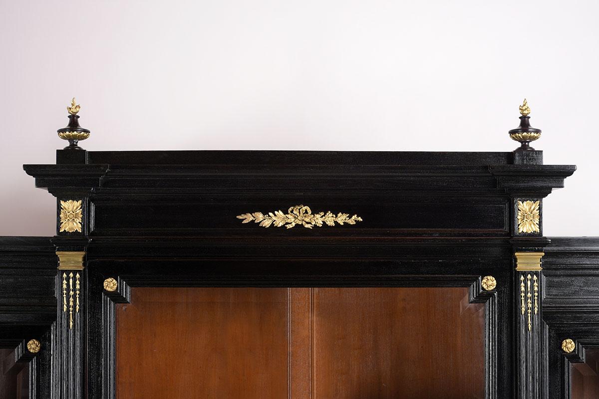 French Louis XVI Style Ebonized Bookcase In Good Condition In Los Angeles, CA