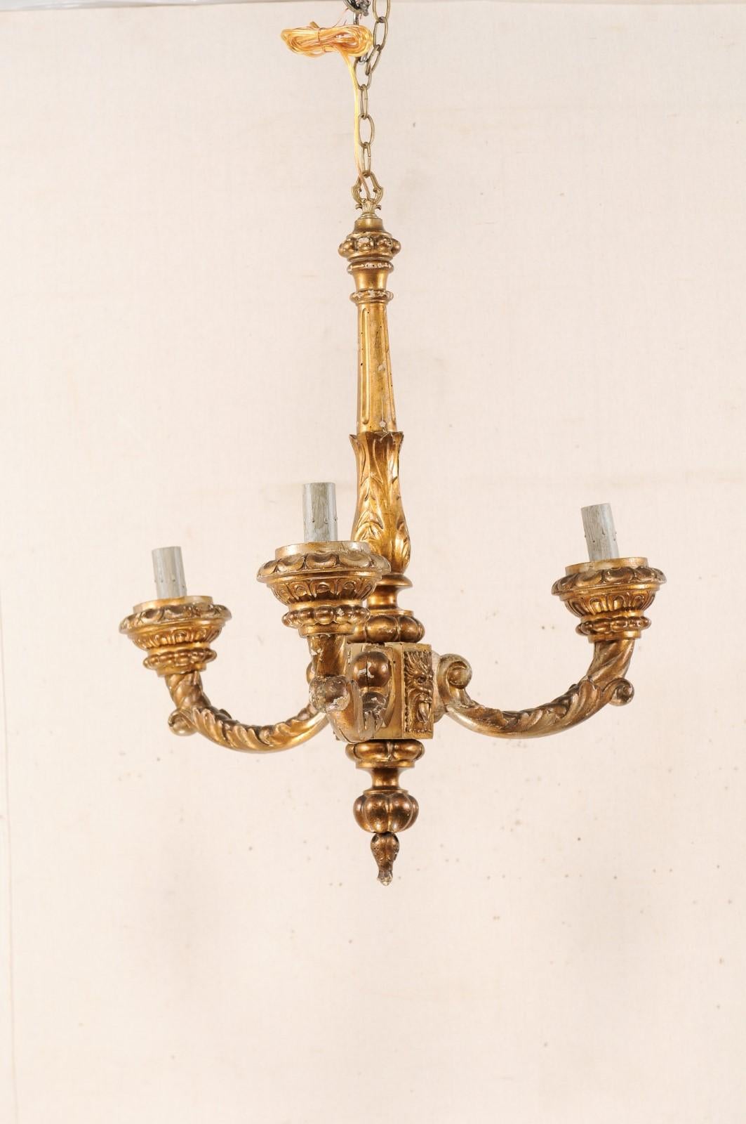 French Three-Light Carved Giltwood Column Chandelier from the Mid-20th Century In Good Condition For Sale In Atlanta, GA