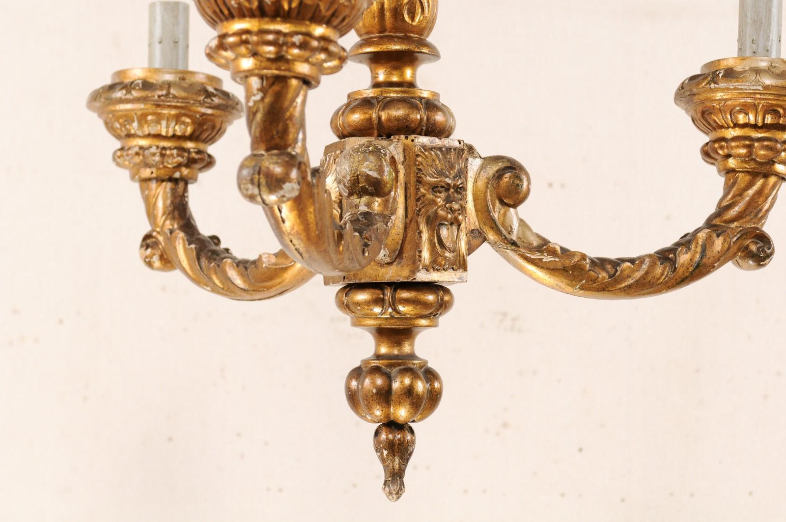 French Three-Light Carved Giltwood Column Chandelier from the Mid-20th Century For Sale 4