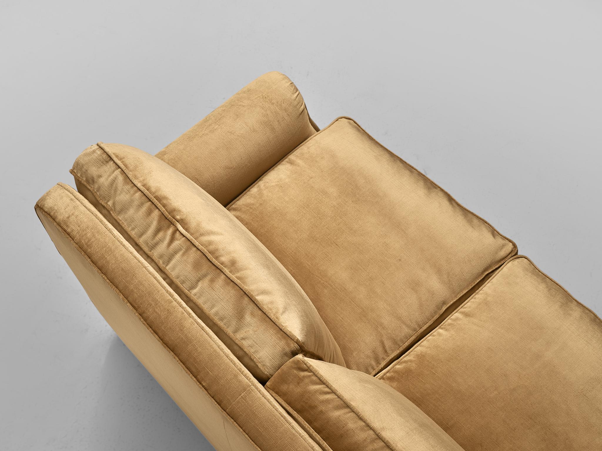 French Three-Seat Sofa in Beige Velvet In Good Condition In Waalwijk, NL