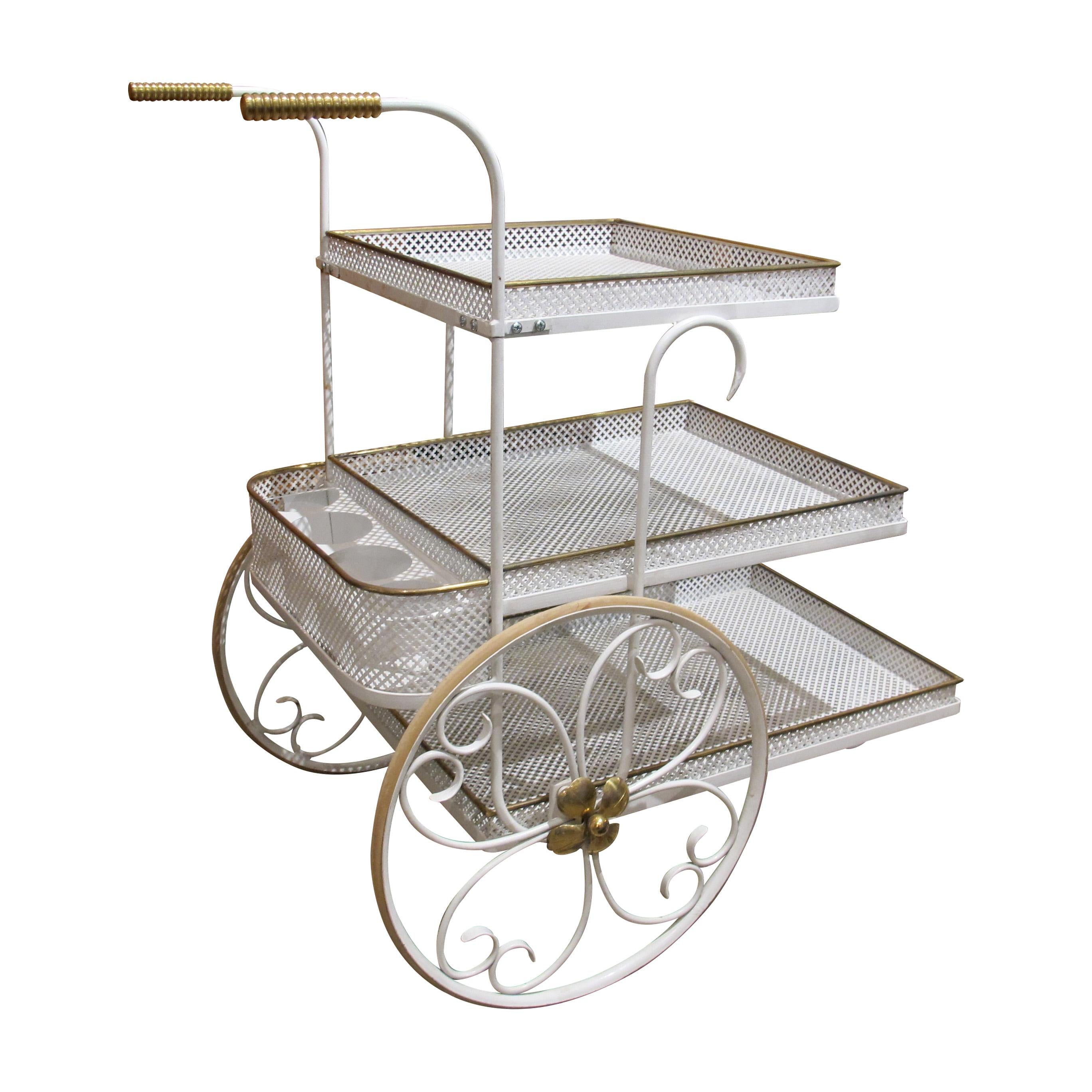 Mid-Century Modern Chariot de service à trois étages, style Mathieu Matégot, Circa 1950s en vente