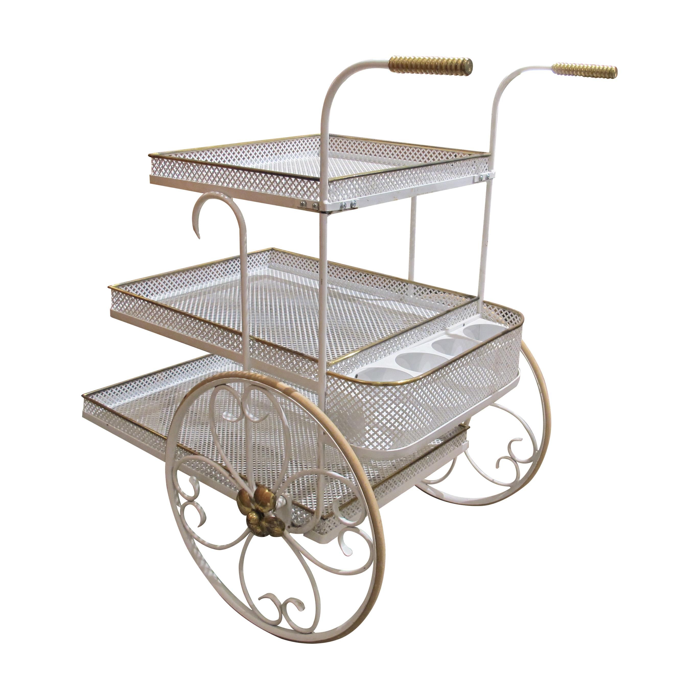 Autre Chariot de service à trois étages, style Mathieu Matégot, Circa 1950s en vente
