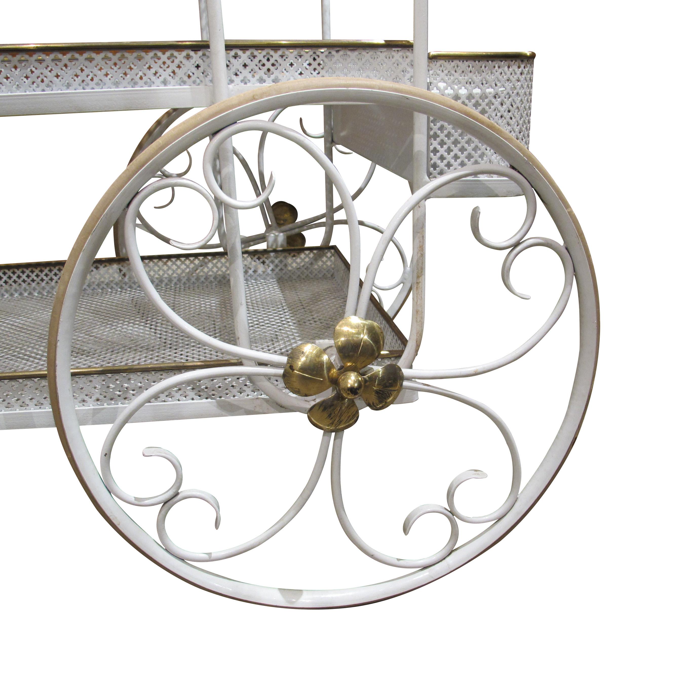 Chariot de service à trois étages, style Mathieu Matégot, Circa 1950s Bon état - En vente à London, GB