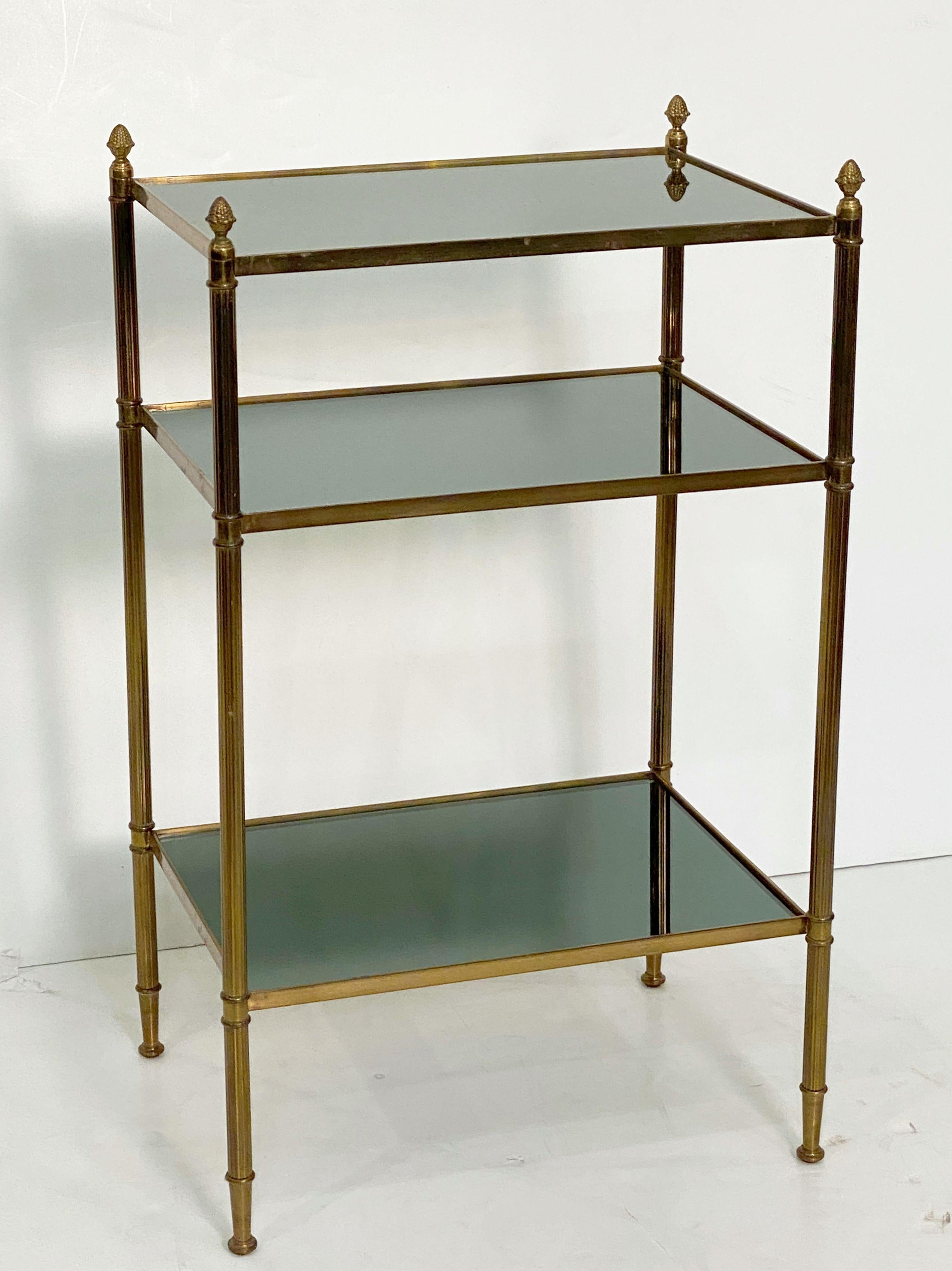 French Three-Tiered Side or End Table of Brass and Tinted Mirrored Glass For Sale 3