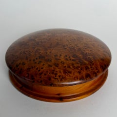 Scatola con coperchio in radica di Thuya francese, inizio XX secolo