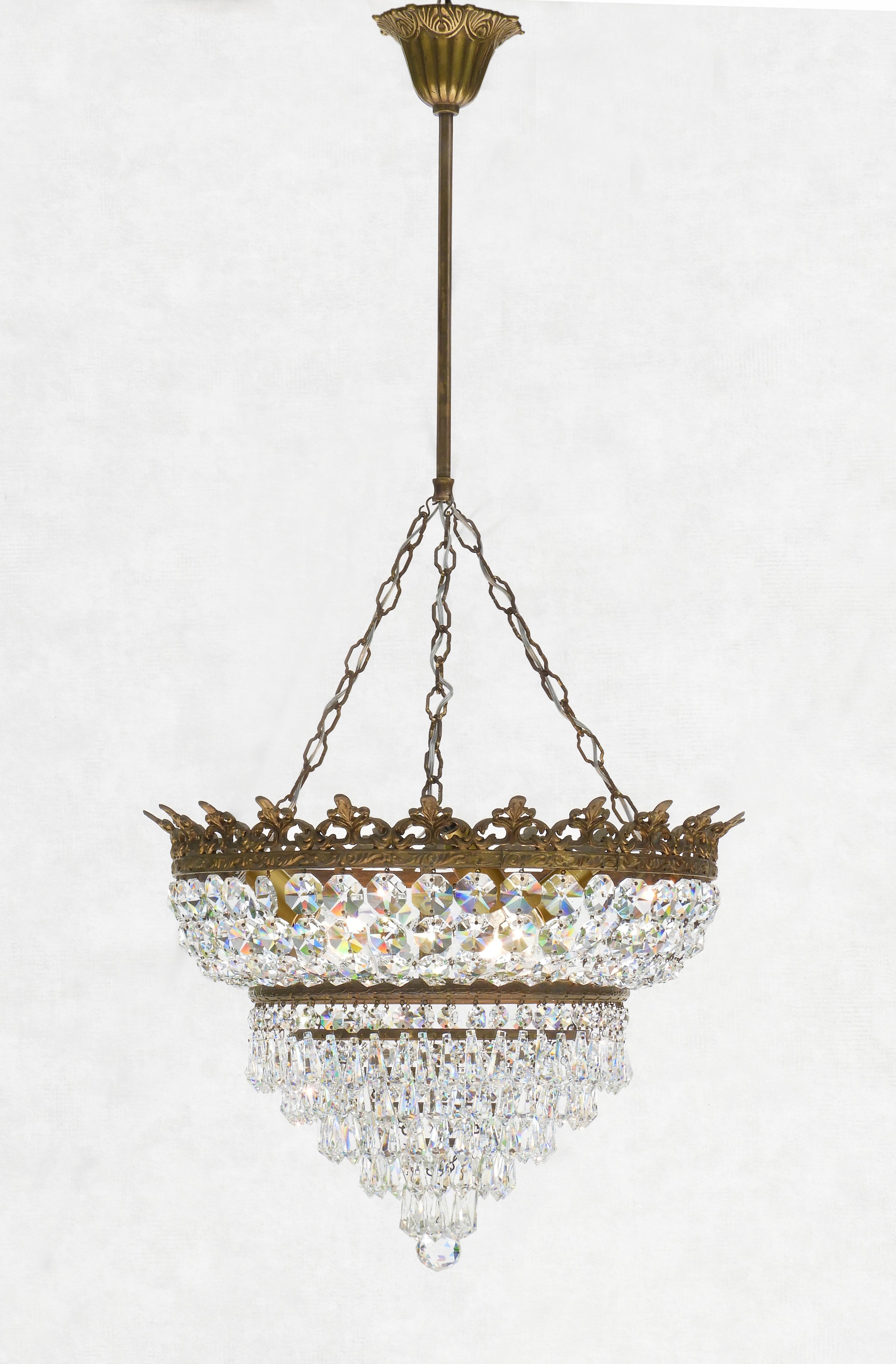 Français Lustre à couronne en cascade en cristal C1930 en vente