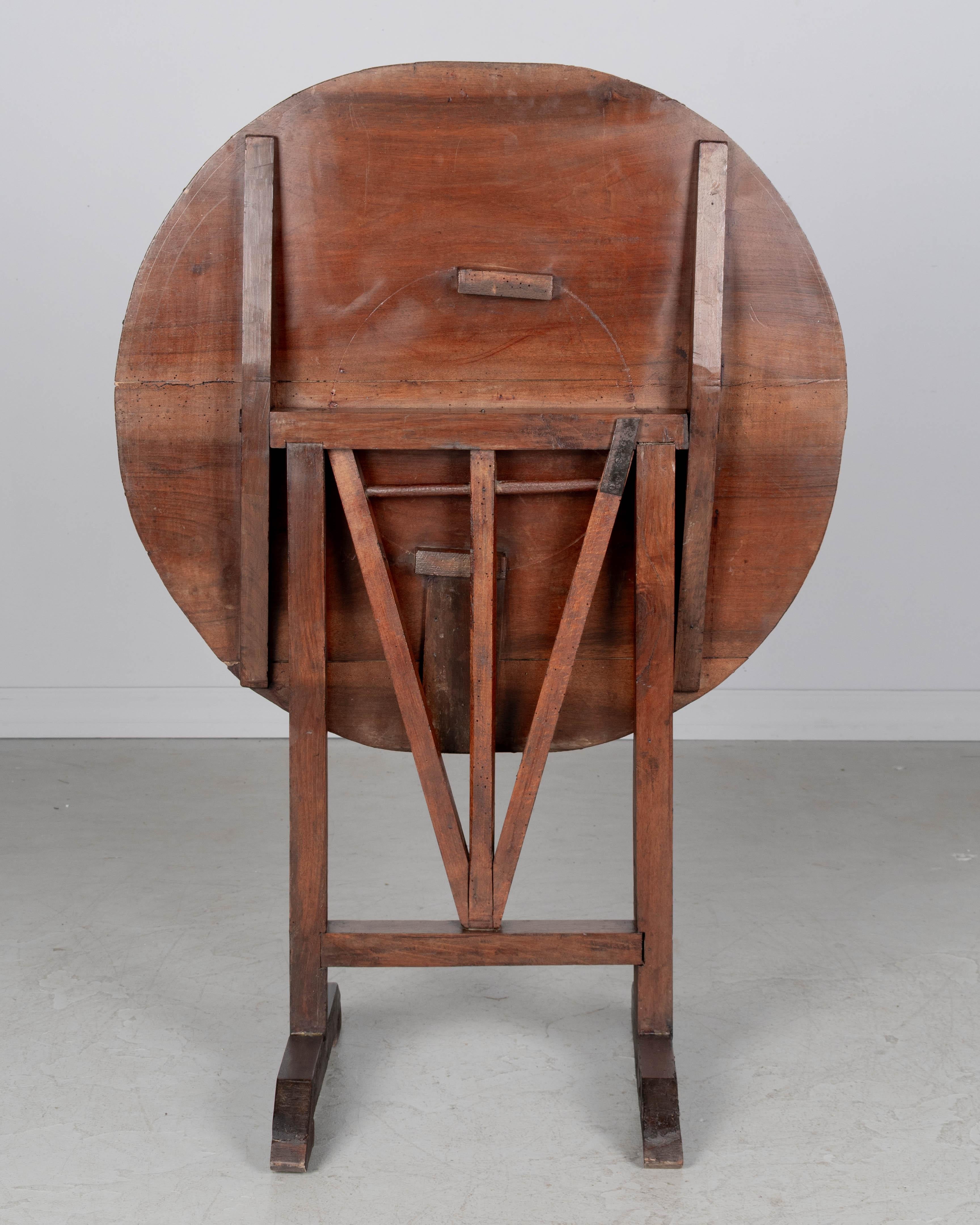 French Tilt-Top Wine Tasting Table In Good Condition For Sale In Winter Park, FL