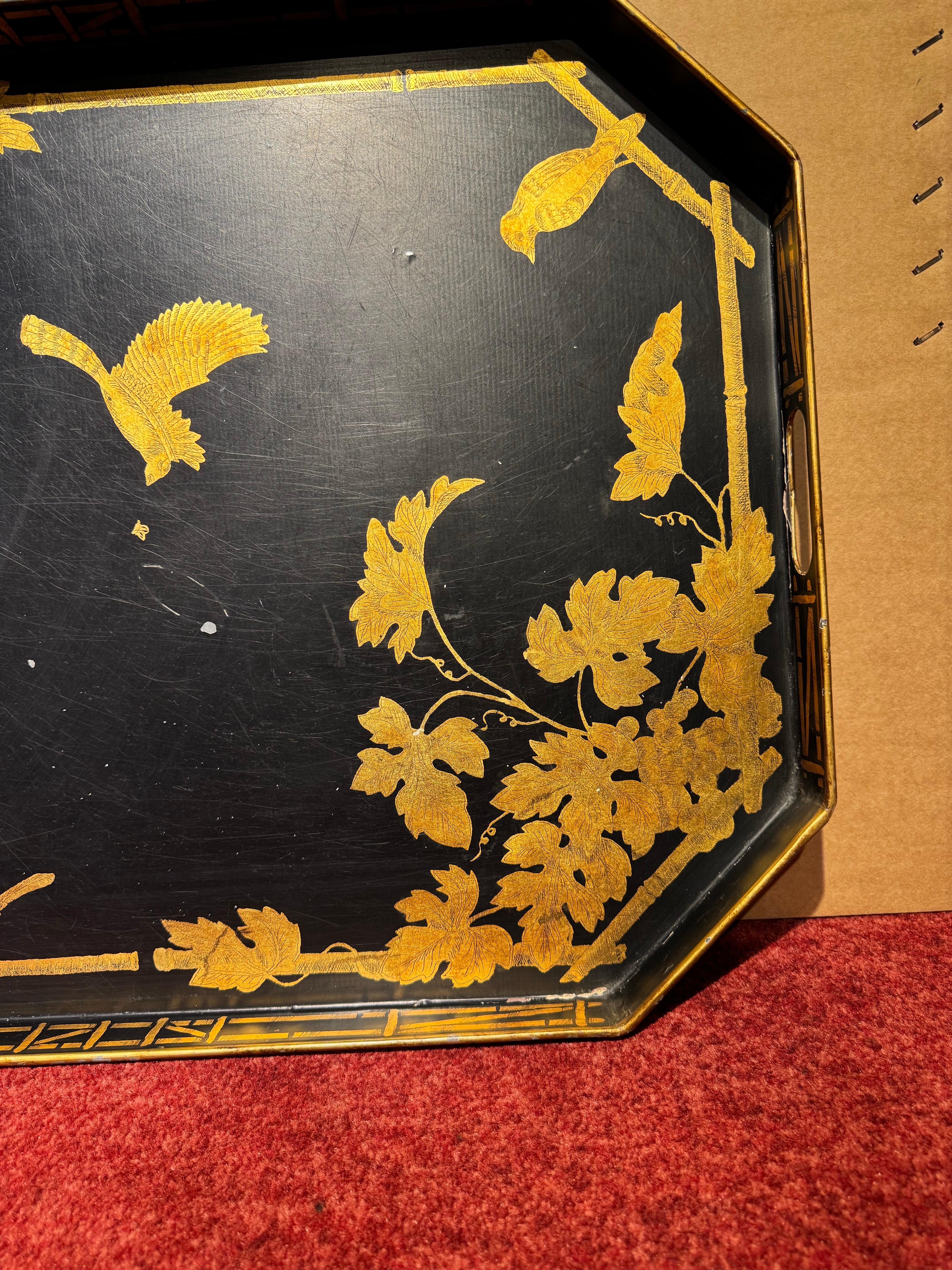 Table à plateau en étain français avec motif d'oiseaux fleuris, 19, Century en vente 1