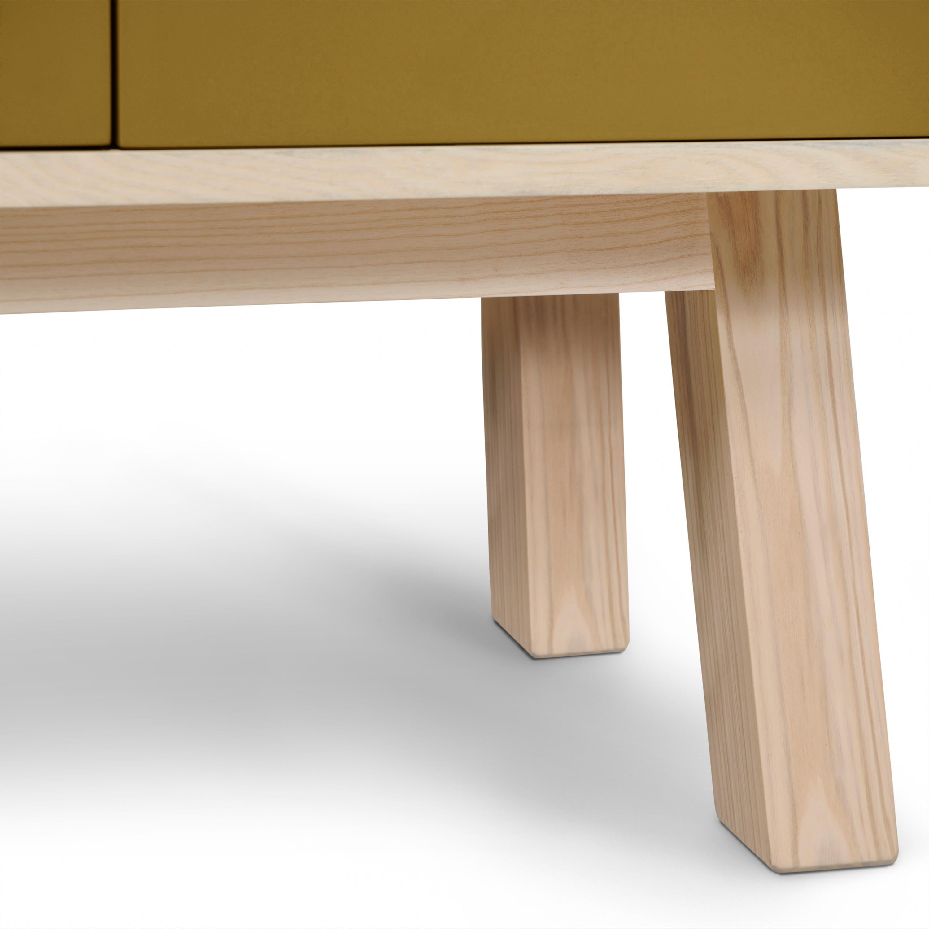 Aparador francés de 3 puertas lacado en hoja de tabaco, del diseñador Eric Gizard París Madera en venta