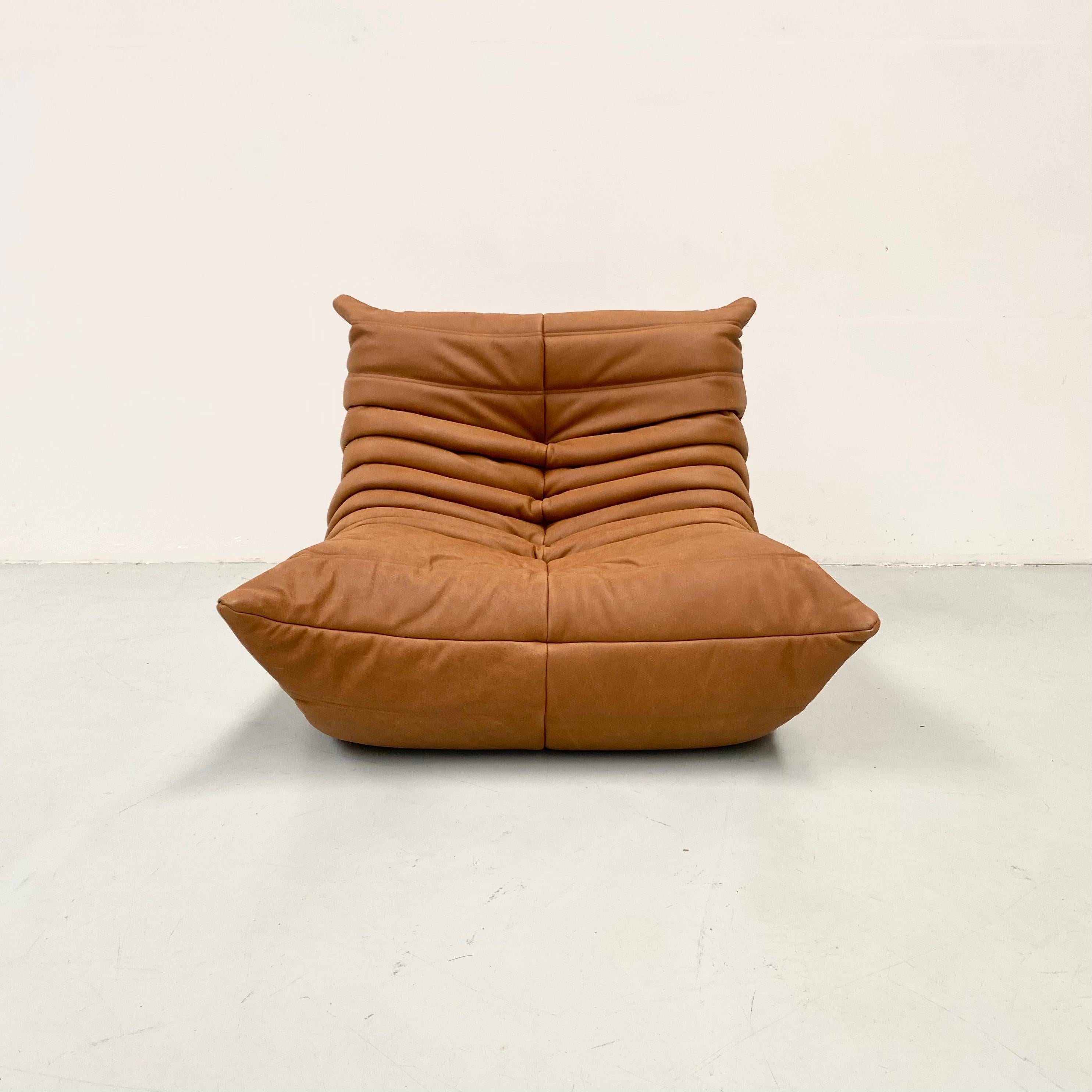 Mid-Century Modern Chaise Togo française en cuir cognac de Michel Ducaroy pour Ligne Roset, 1970