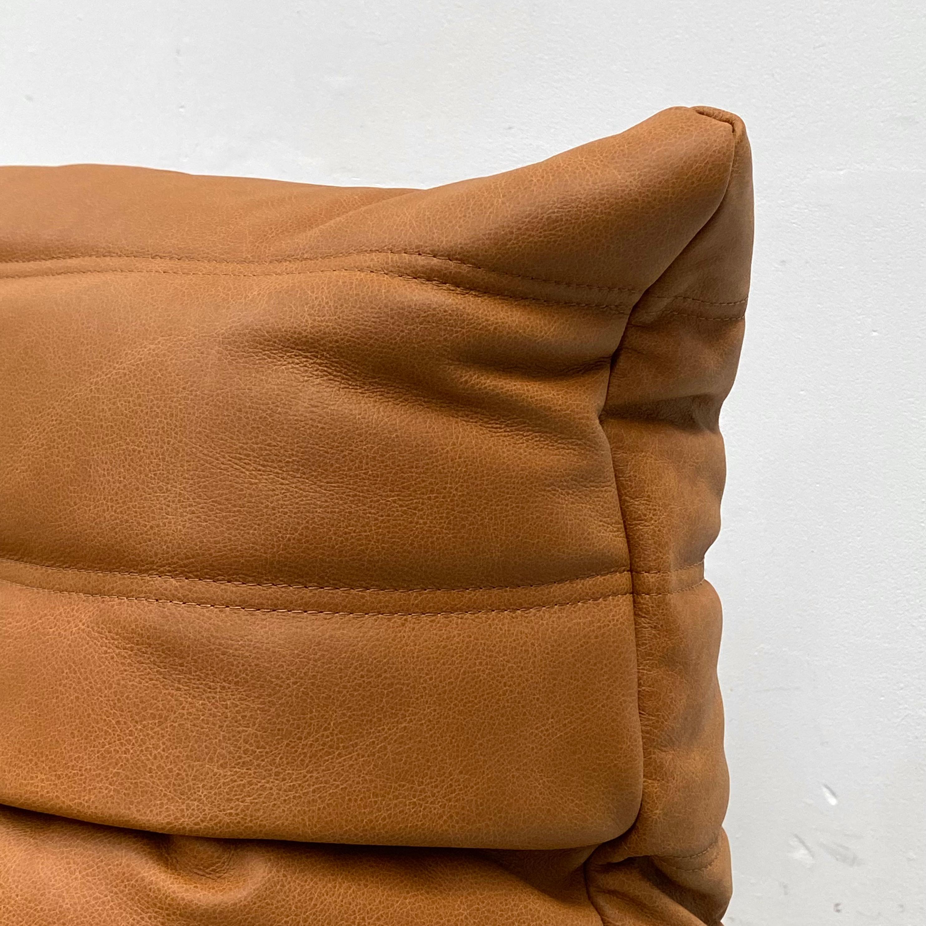 Chaise Togo française en cuir cognac de Michel Ducaroy pour Ligne Roset, 1970 Excellent état à Eindhoven, Noord Brabant