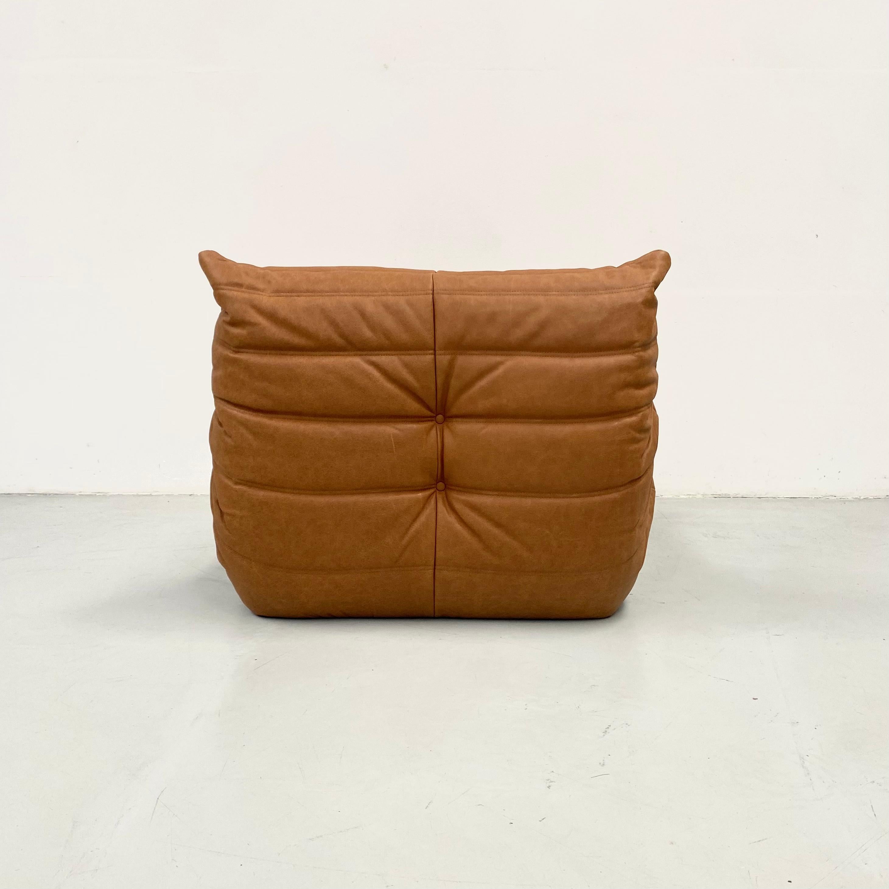Cuir Chaise Togo française en cuir cognac de Michel Ducaroy pour Ligne Roset, 1970