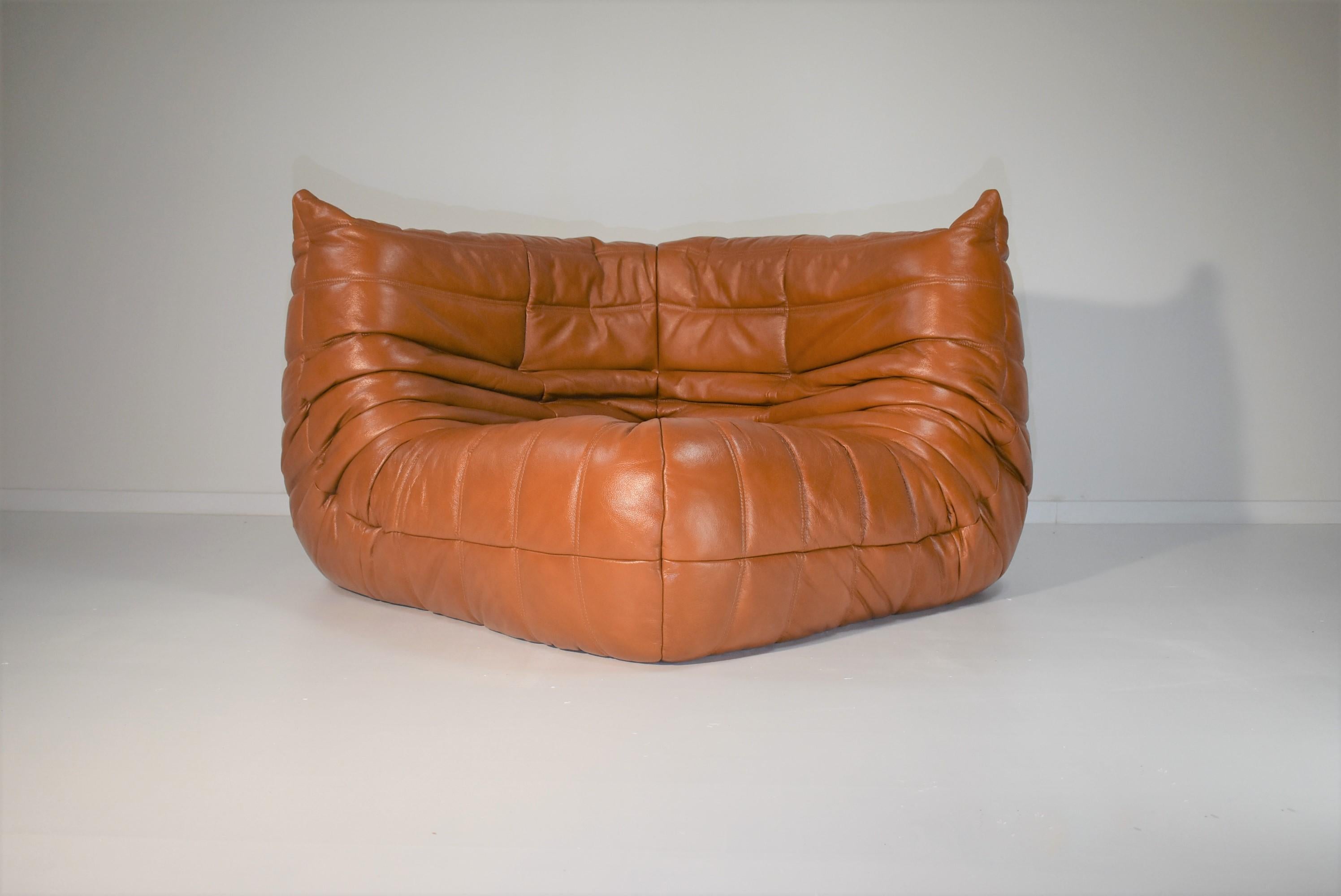 Mid-Century Modern French Togo Corner Seat in Brown/Orange Leather, Michel Ducaroy for Ligne Roset For Sale