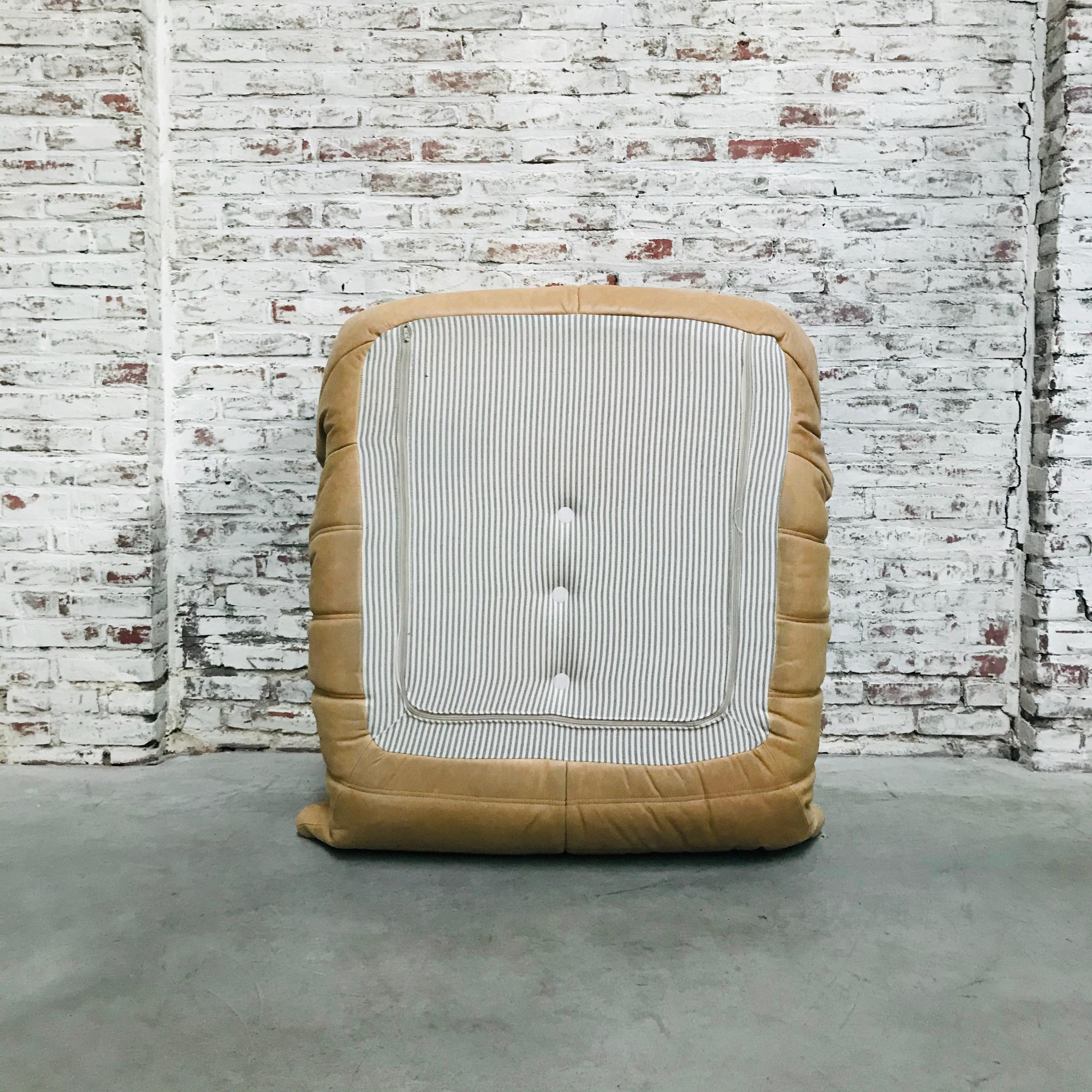 20ième siècle Fauteuil de salon Togo français en cuir camel de Michel Ducaroy pour Ligne Roset