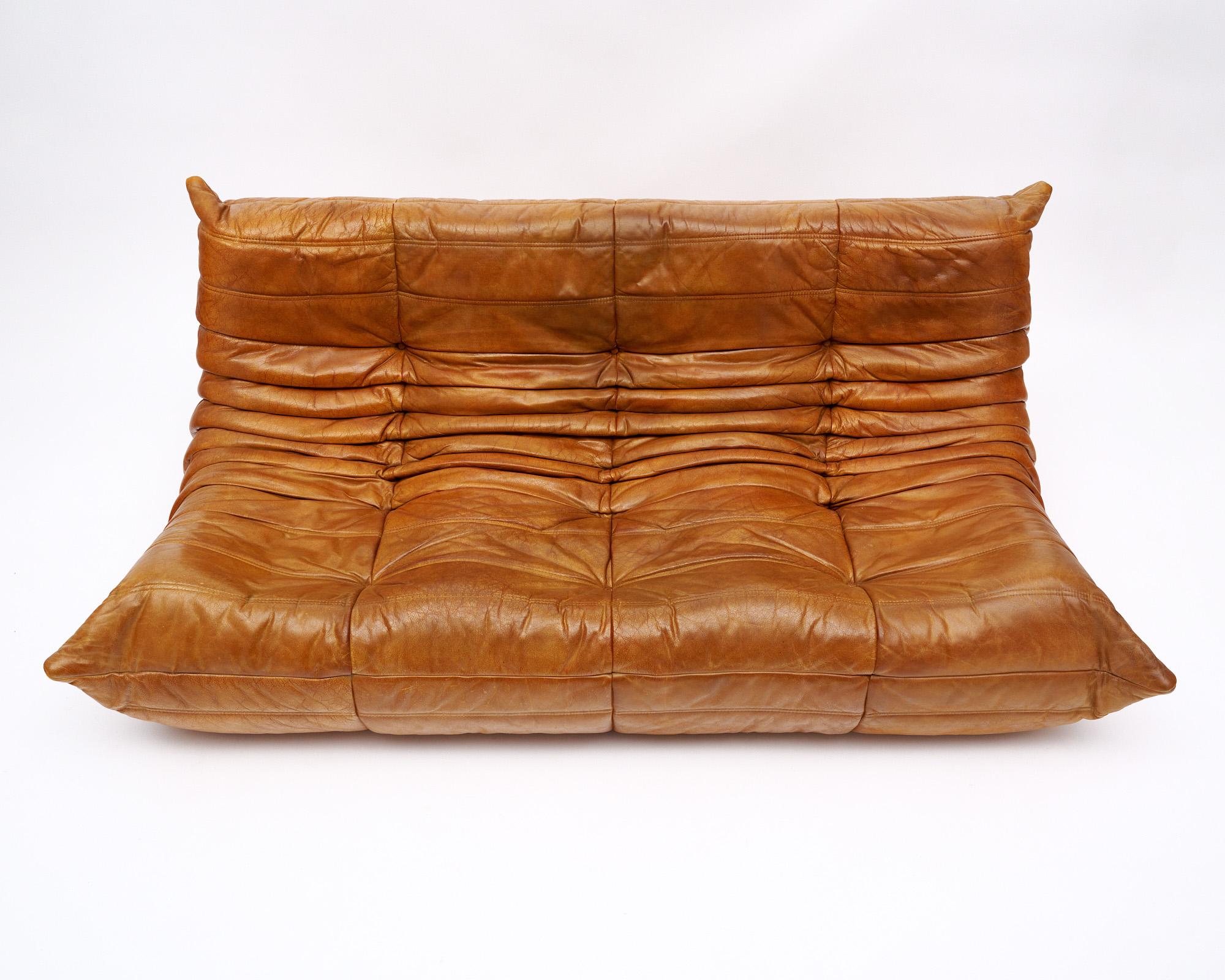 Französisches Togo-Sofa von Ligne Roset (Leder) im Angebot