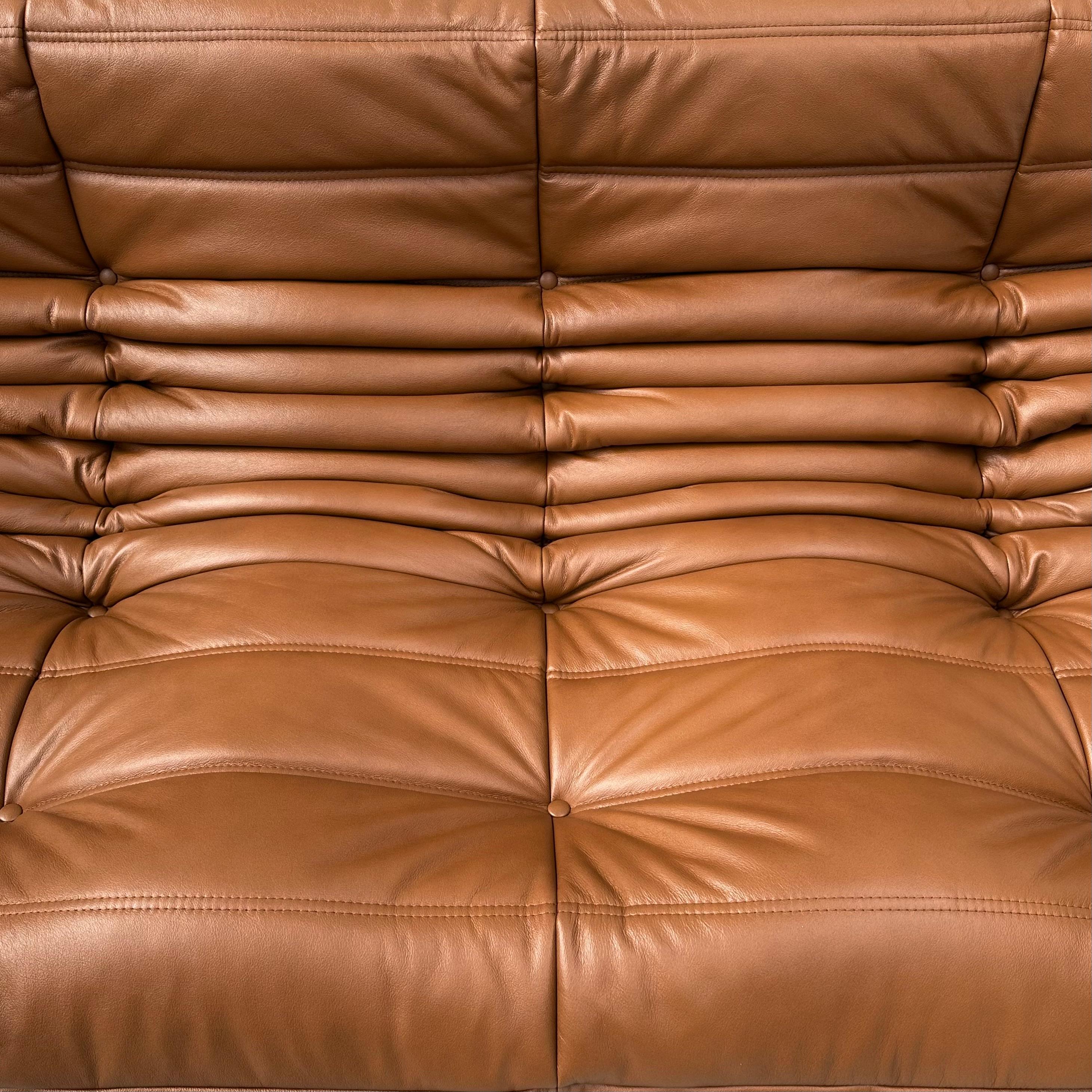 Cuir Canapé Togo français en cuir cognac de Michel Ducaroy pour Ligne Roset. en vente