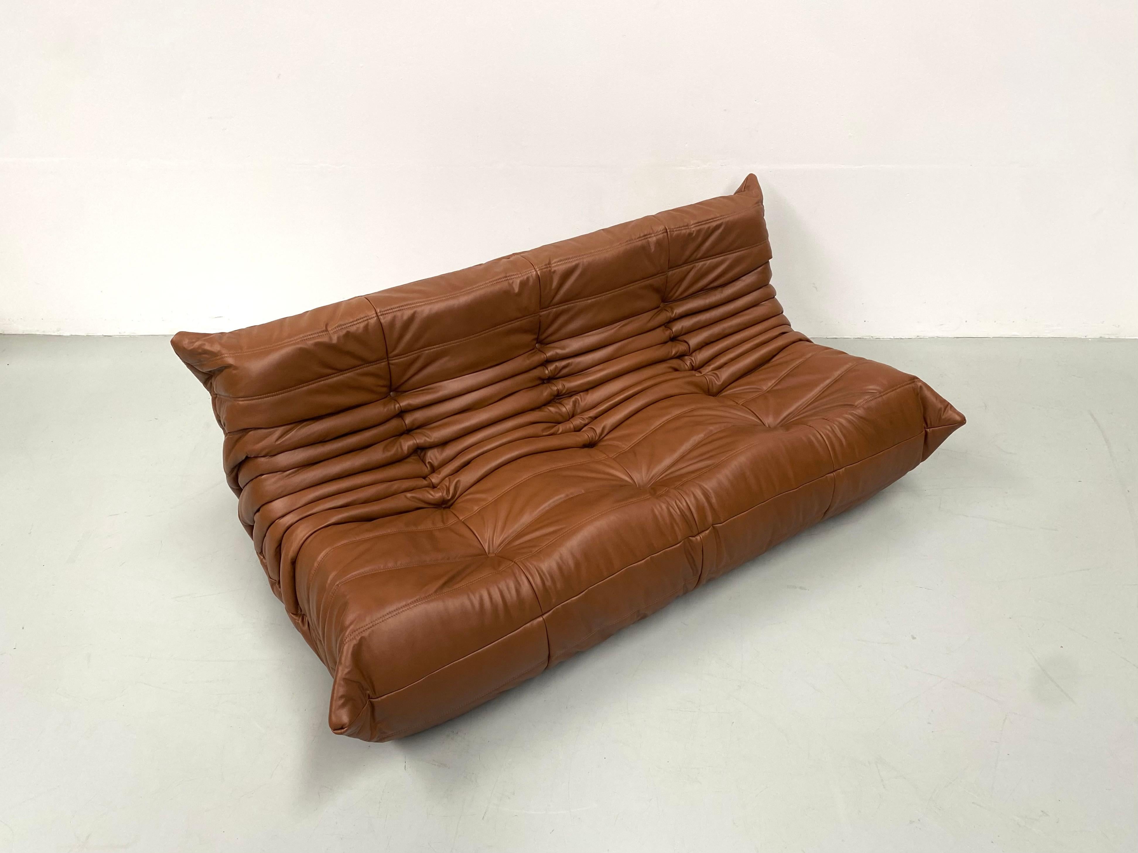 French Togo Sofa in Dark Cognac Leather by M. Ducaroy for Ligne Roset, 1970s In Excellent Condition In Eindhoven, Noord Brabant