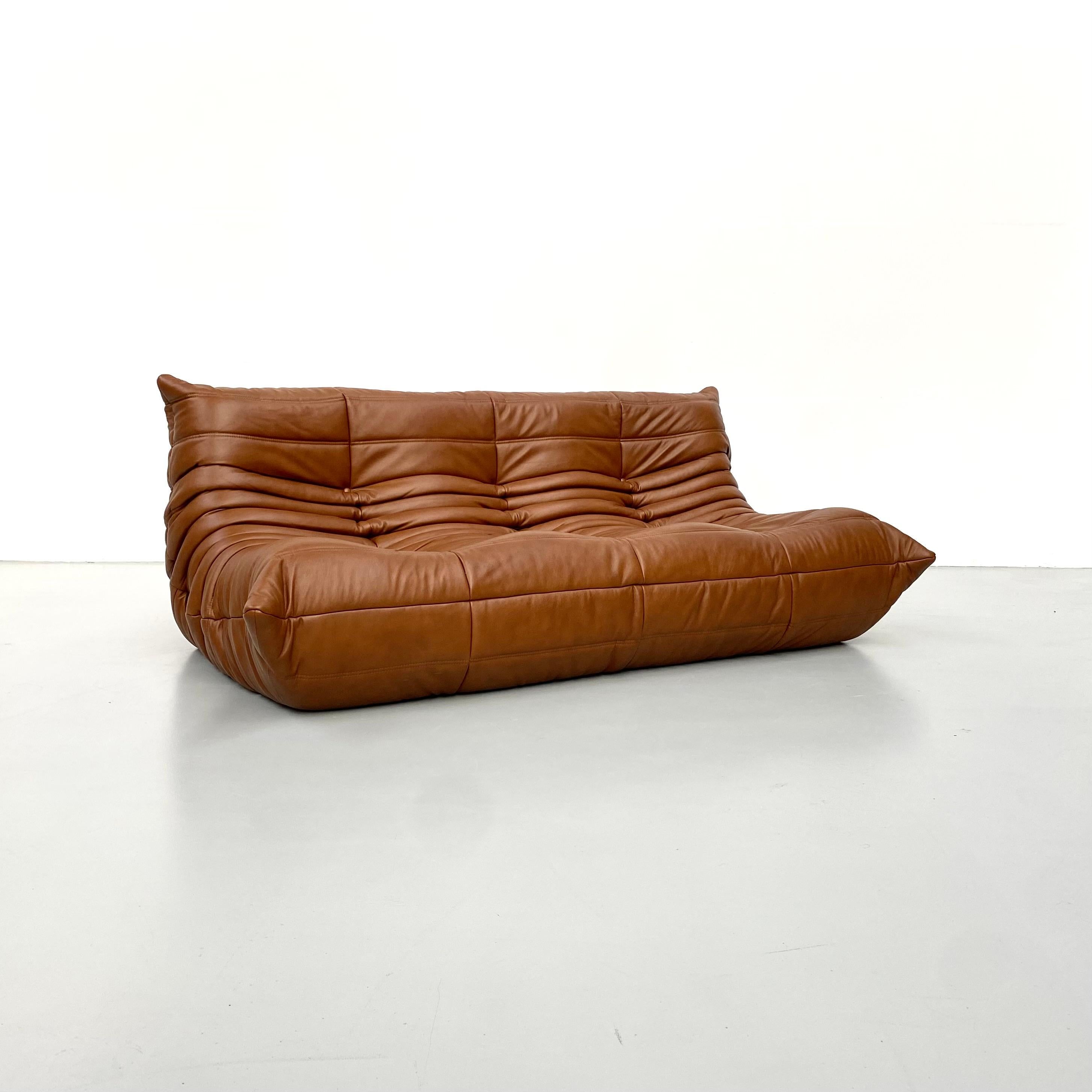 Canapé Togo français en cuir cognac foncé de Michel Ducaroy pour Ligne Roset, 1974 Excellent état à Eindhoven, Noord Brabant