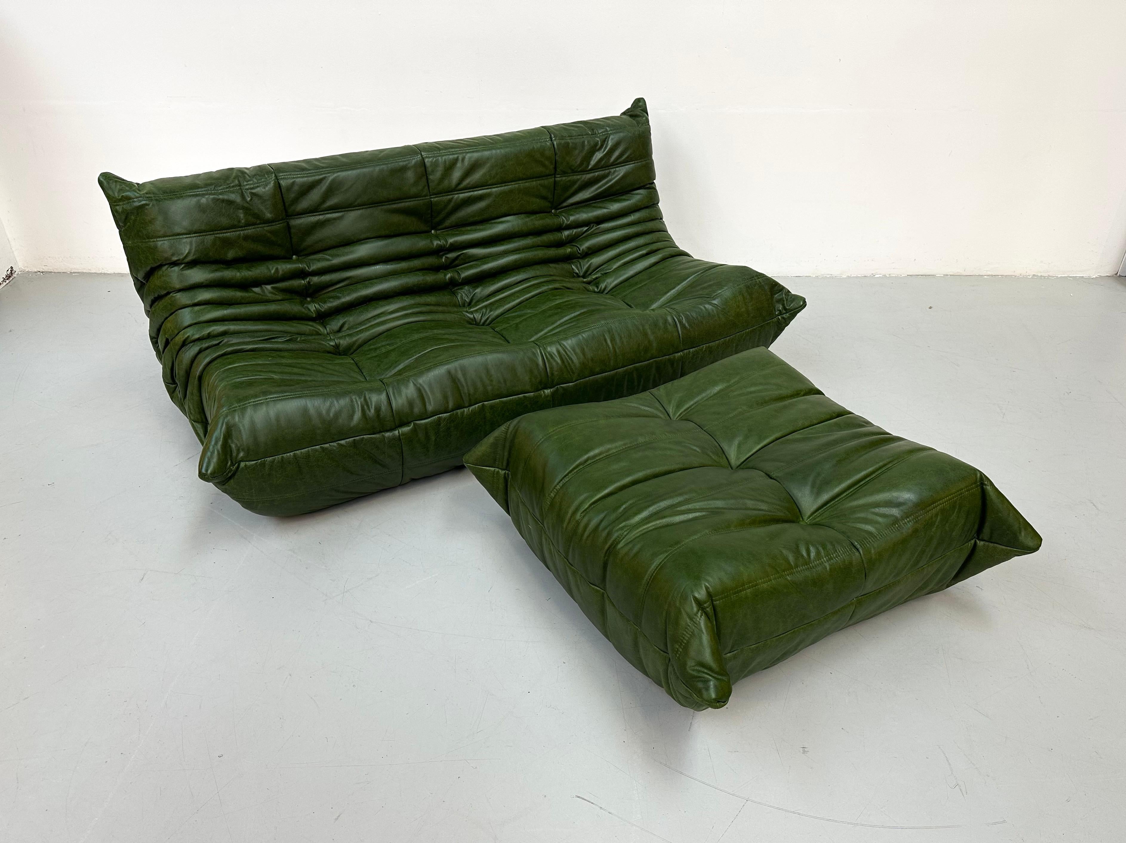 French Togo Sofa with Ottoman in Green Leather by M.Ducaroy for Ligne Roset. 3
