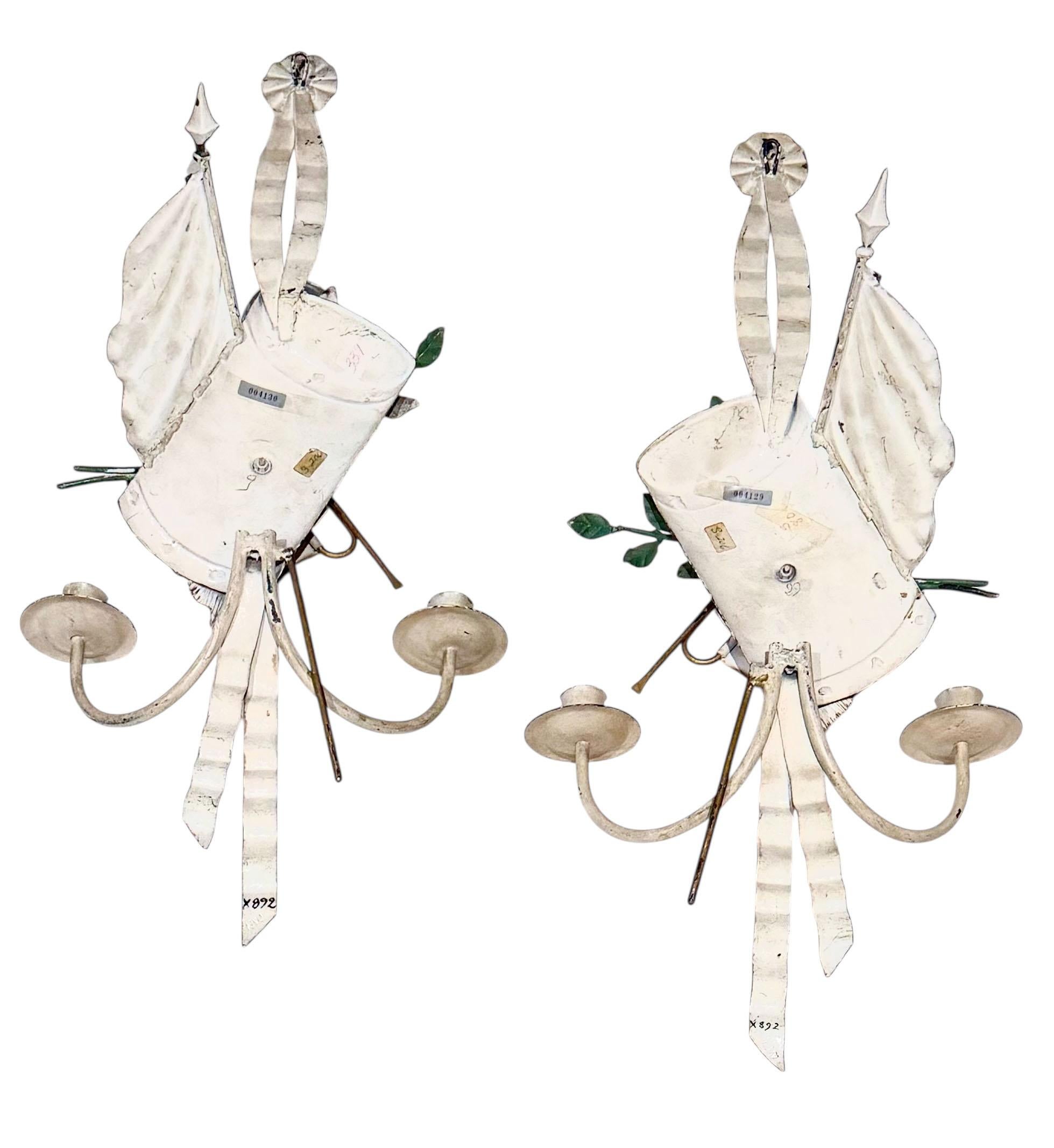 Französische Tole und Eisen Wandleuchter (Mitte des 20. Jahrhunderts) im Angebot