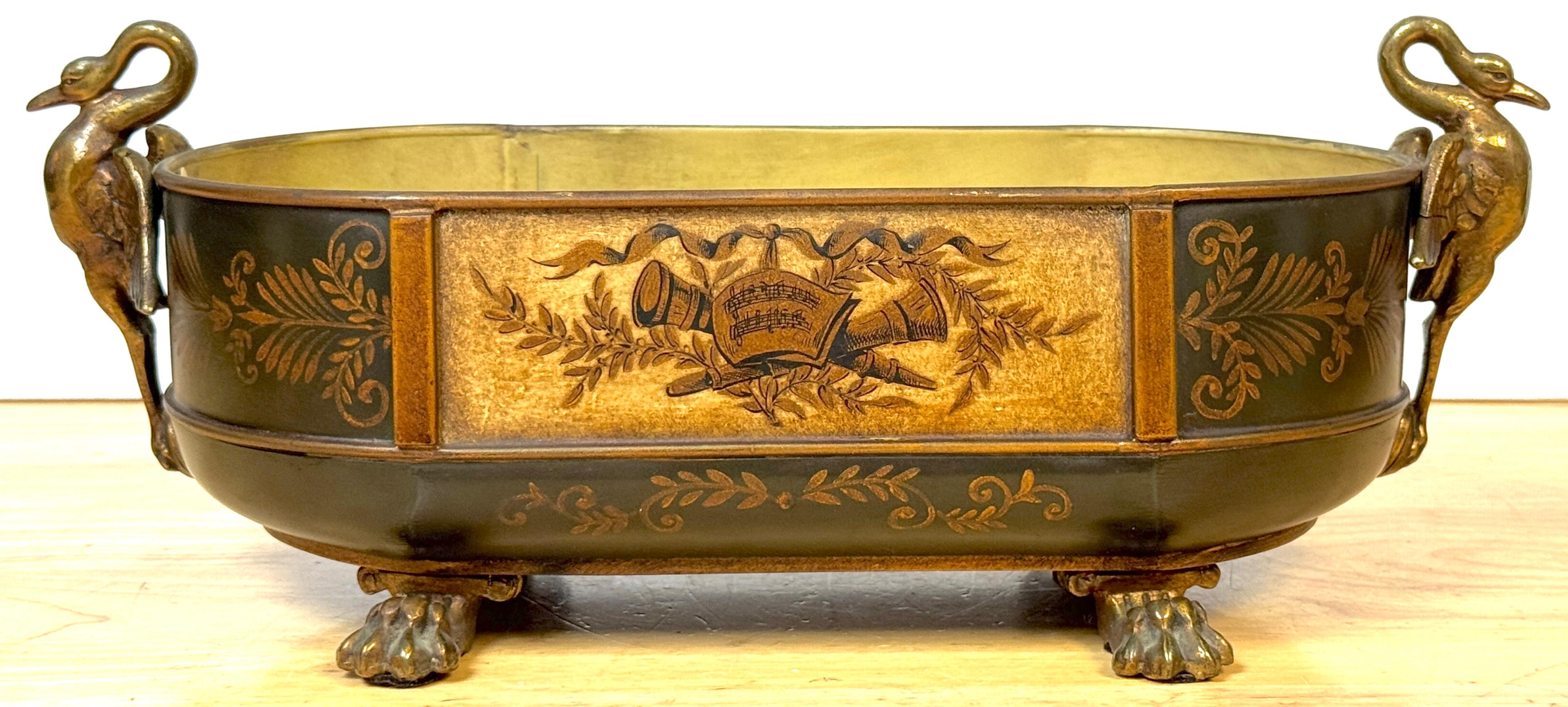 Metallo Tolo francese Luigi XVI  Fioriera policroma in stile neoclassico, Plummer Ltd, NY in vendita