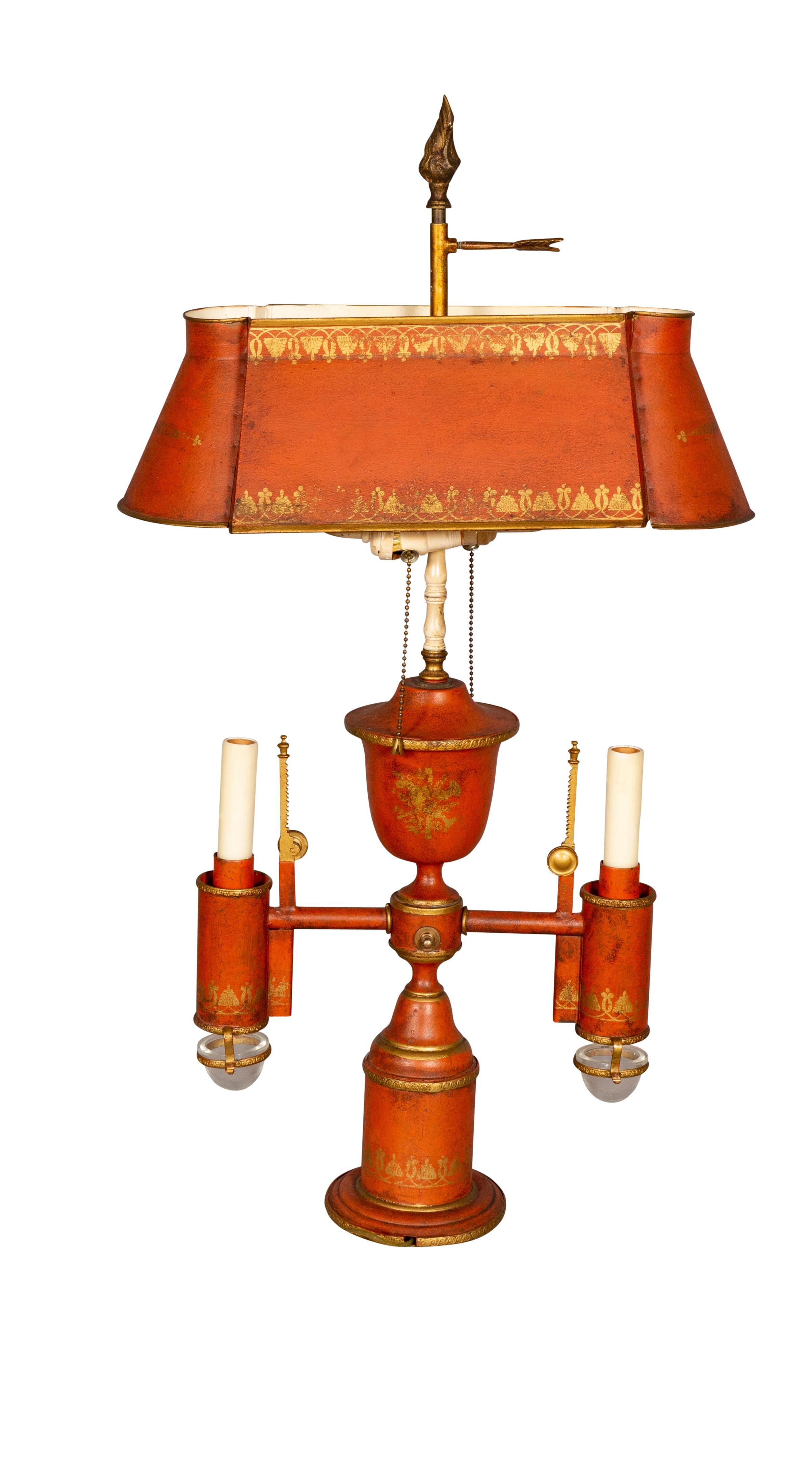 French Tole Table Lamp In Good Condition For Sale In Essex, MA