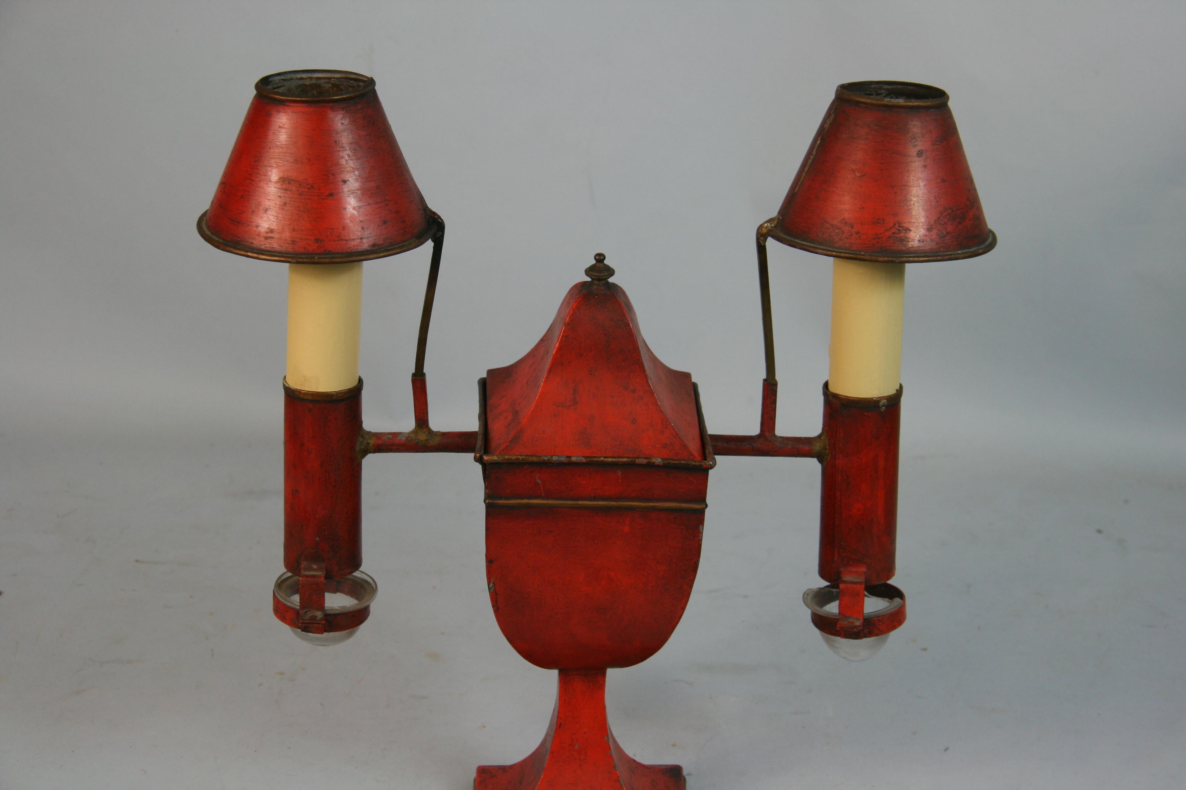 French Tole Two Light Table Lamp 1940's In Good Condition For Sale In Douglas Manor, NY