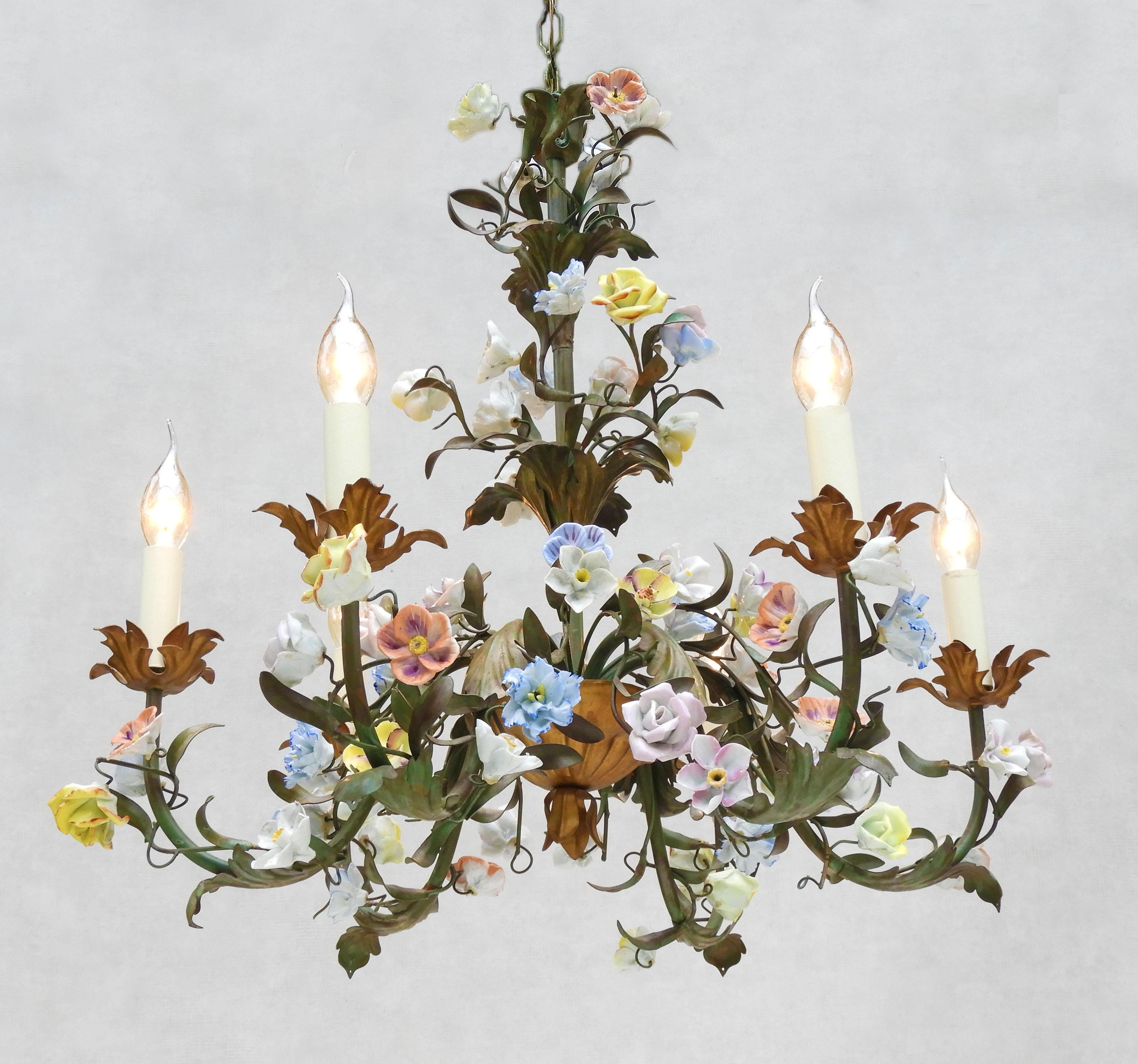 French Tôleware Chandelier with Porcelain Flower Pampilles c1950s In Good Condition In Trensacq, FR
