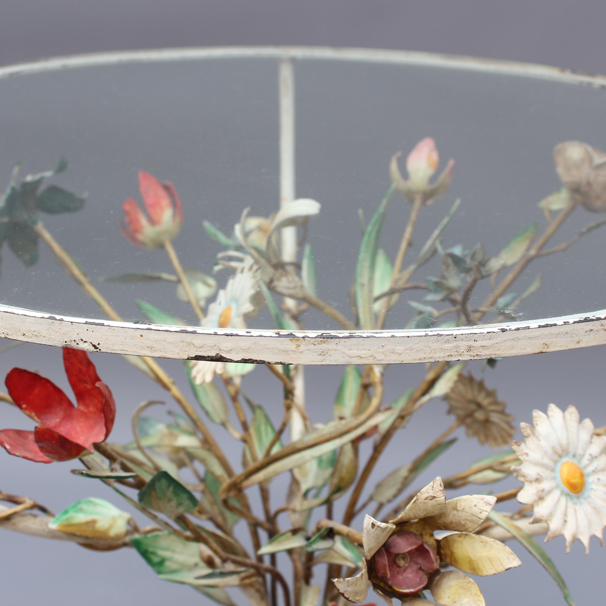 French Tôleware Side Table with Flower Bouquet Motif 'circa 1950s' 9