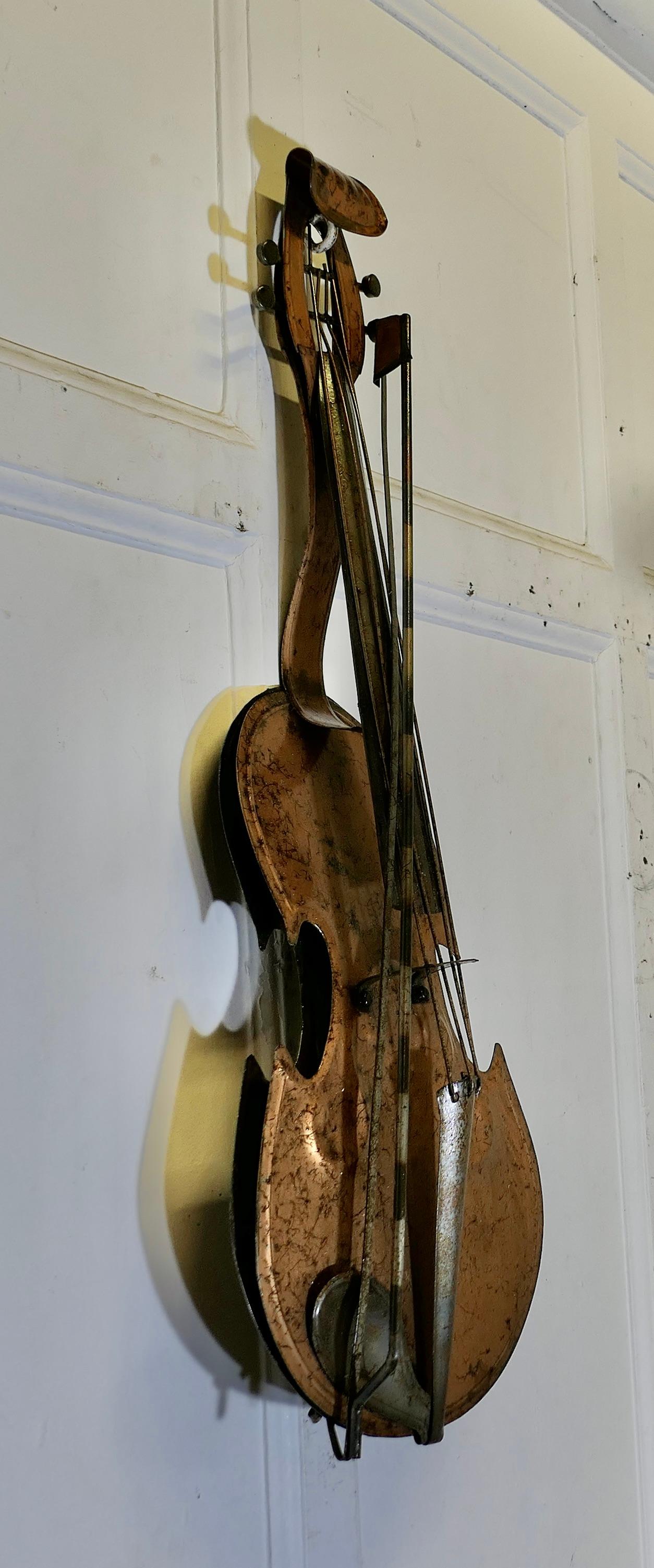 French Toleware Violin Maker’s Shop Trade Sign In Good Condition In Godshill, Isle of Wight
