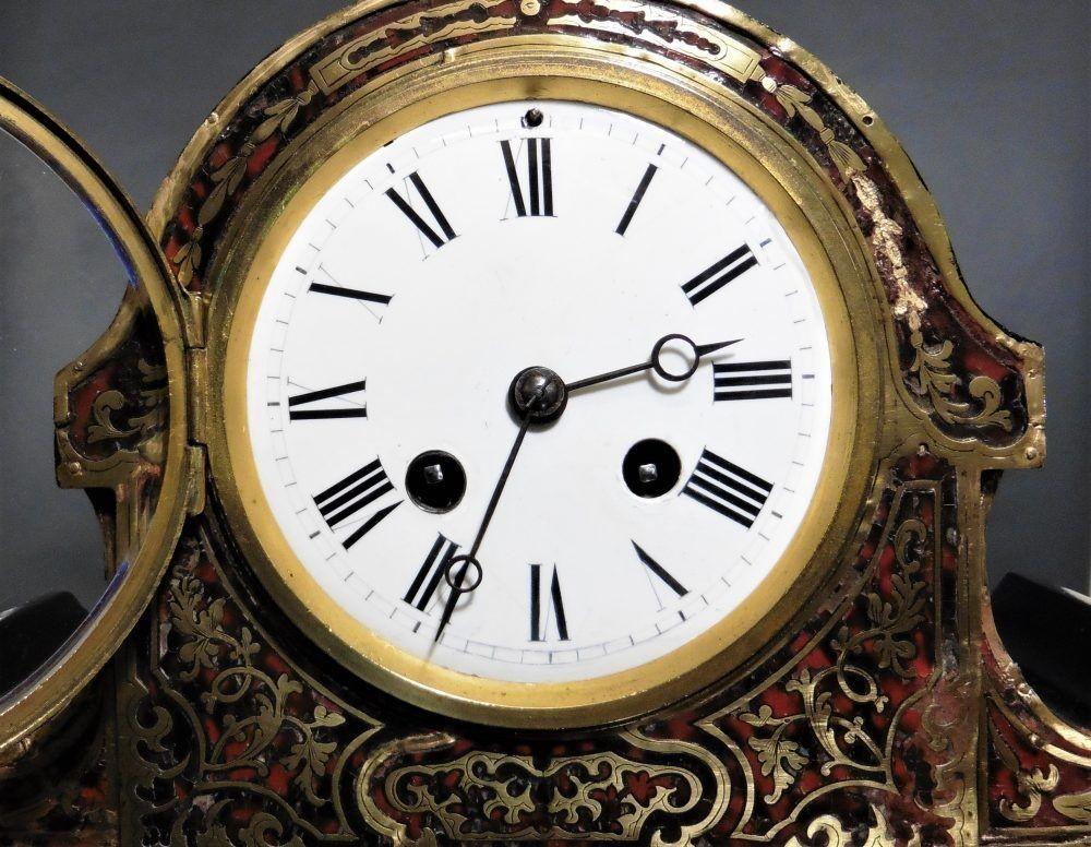 Französische Boulle-Uhr mit Trommelfell aus Schildpatt (Spätes 19. Jahrhundert) im Angebot