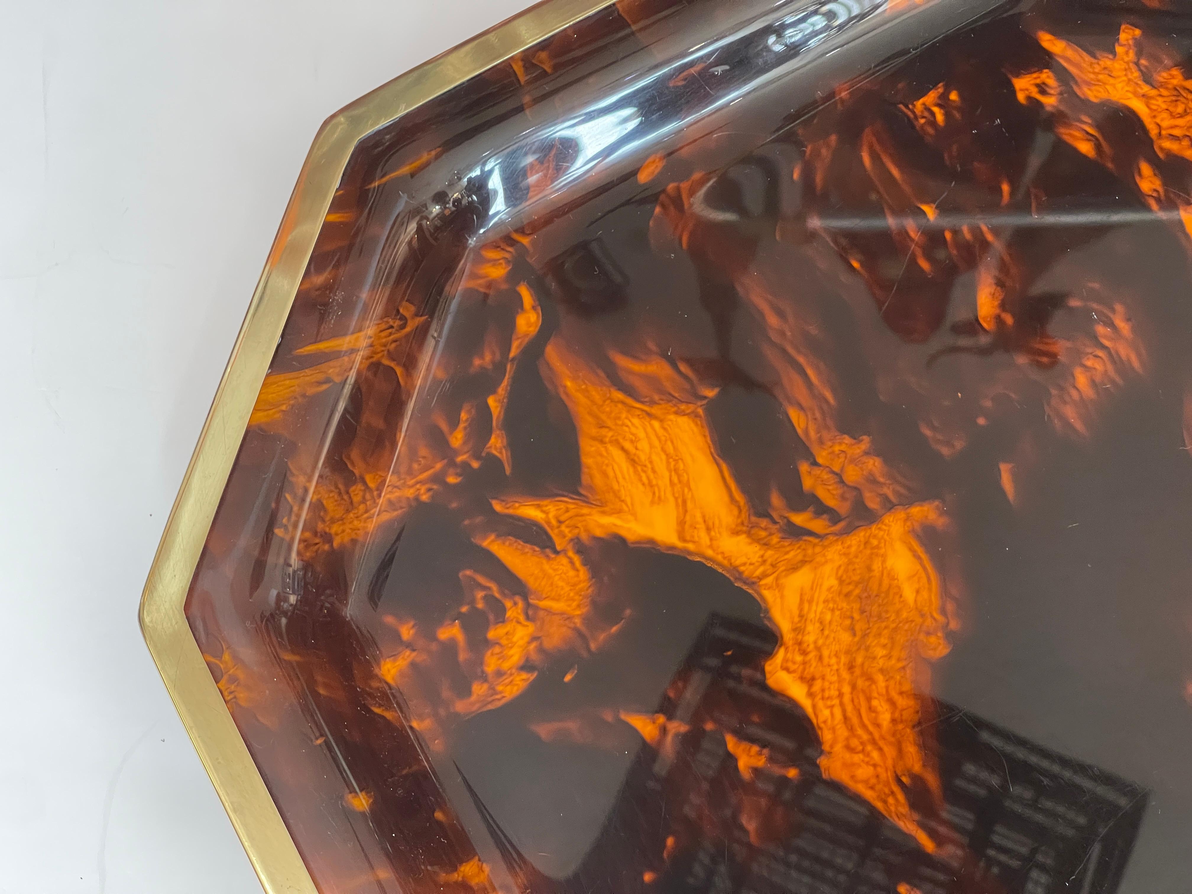 French Tortoiseshell Lucite & Brass Large Octagon Serving Tray, 1970s Latón en venta