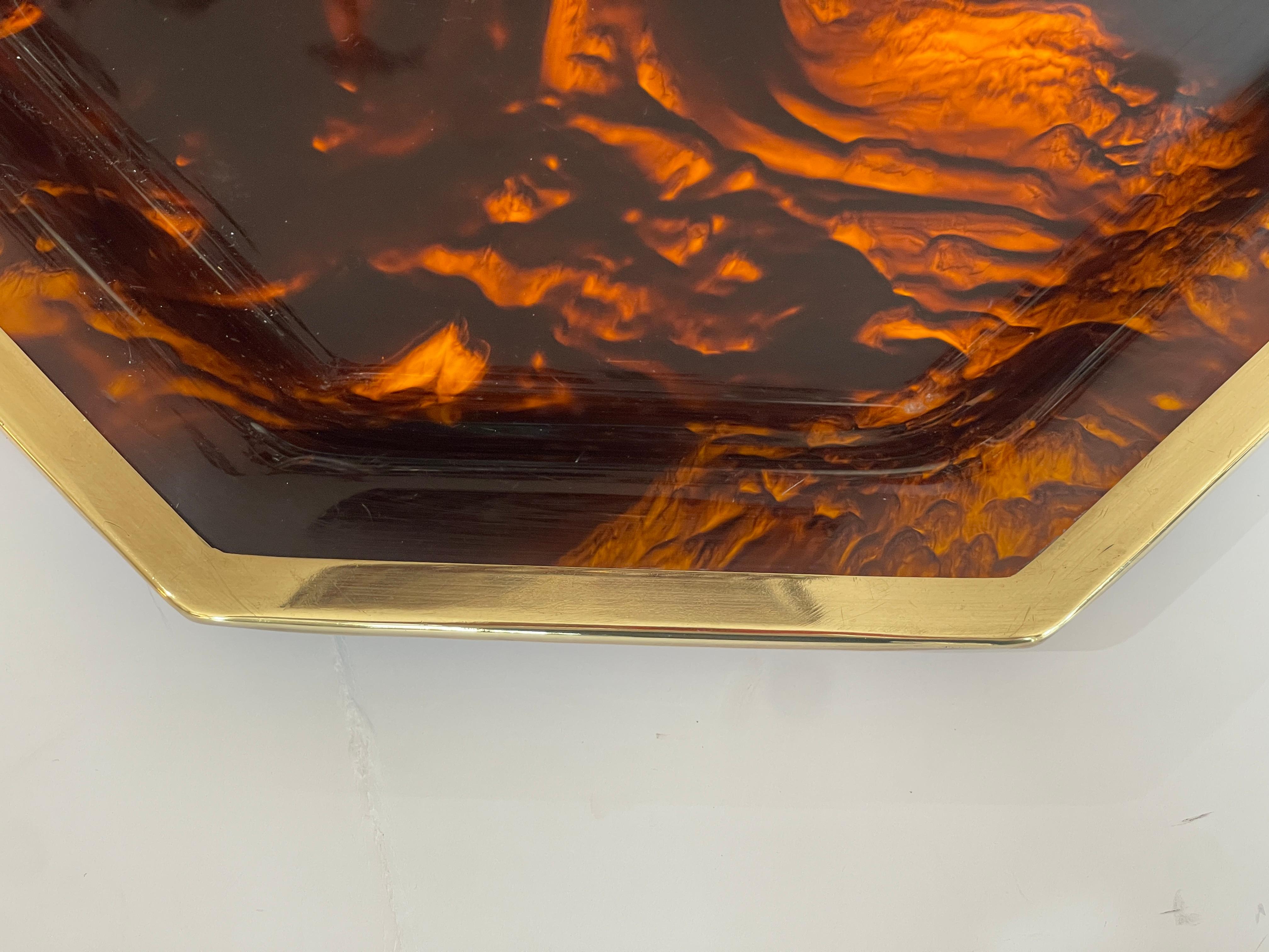 French Tortoiseshell Lucite & Brass Large Octagon Serving Tray, 1970s en venta 3
