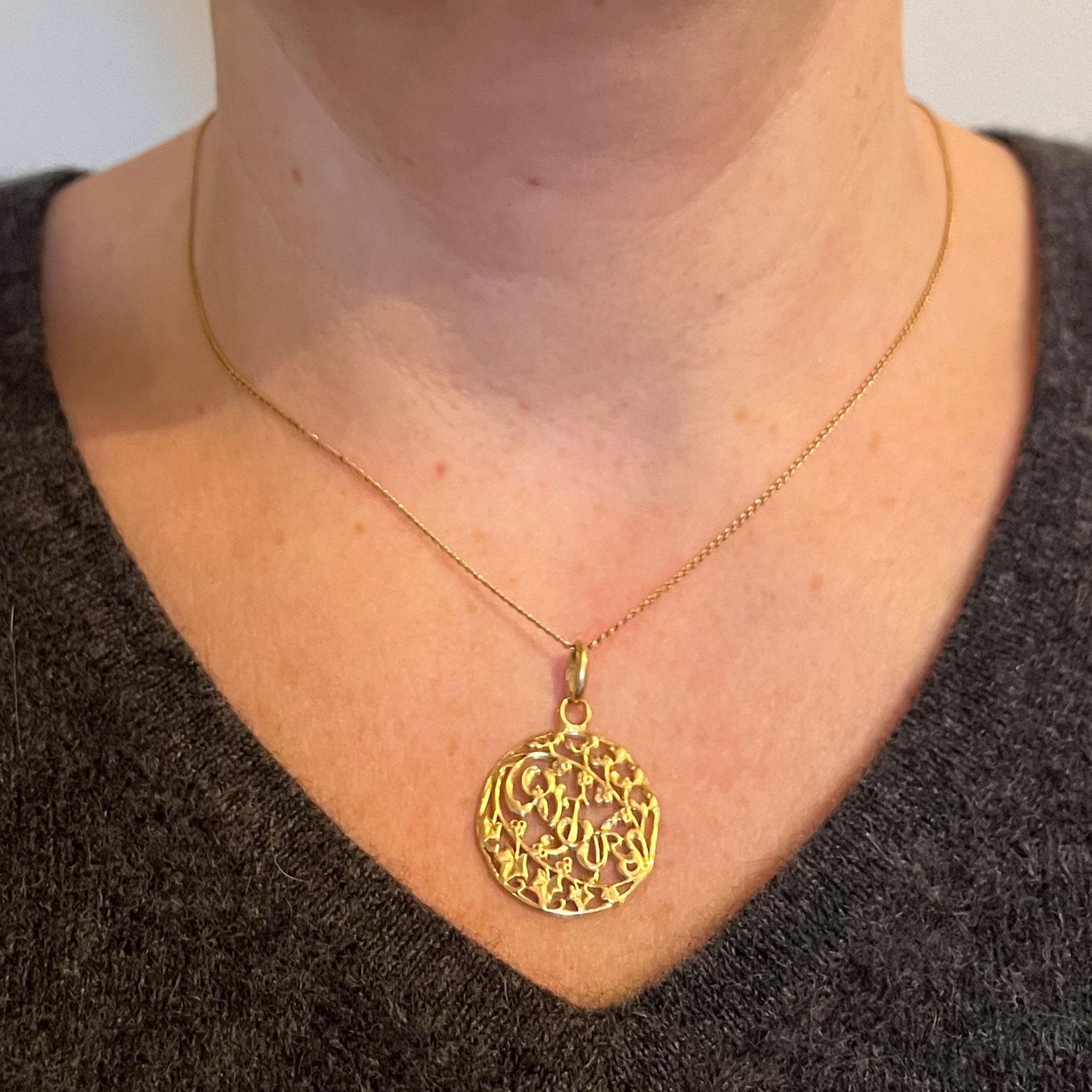 Women's or Men's French Toujours Love Mistletoe Ivy 18K Yellow Gold Charm Pendant