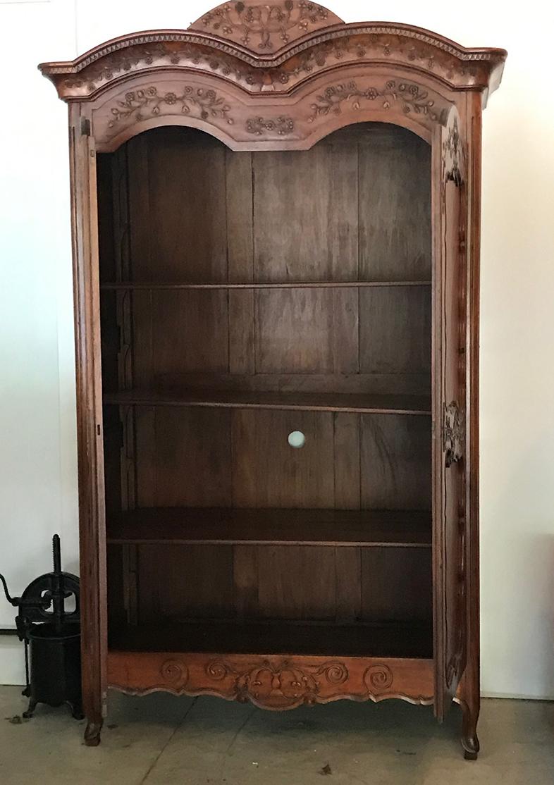 French Traditional 2 Door Armoire In Good Condition For Sale In Livingston, NJ