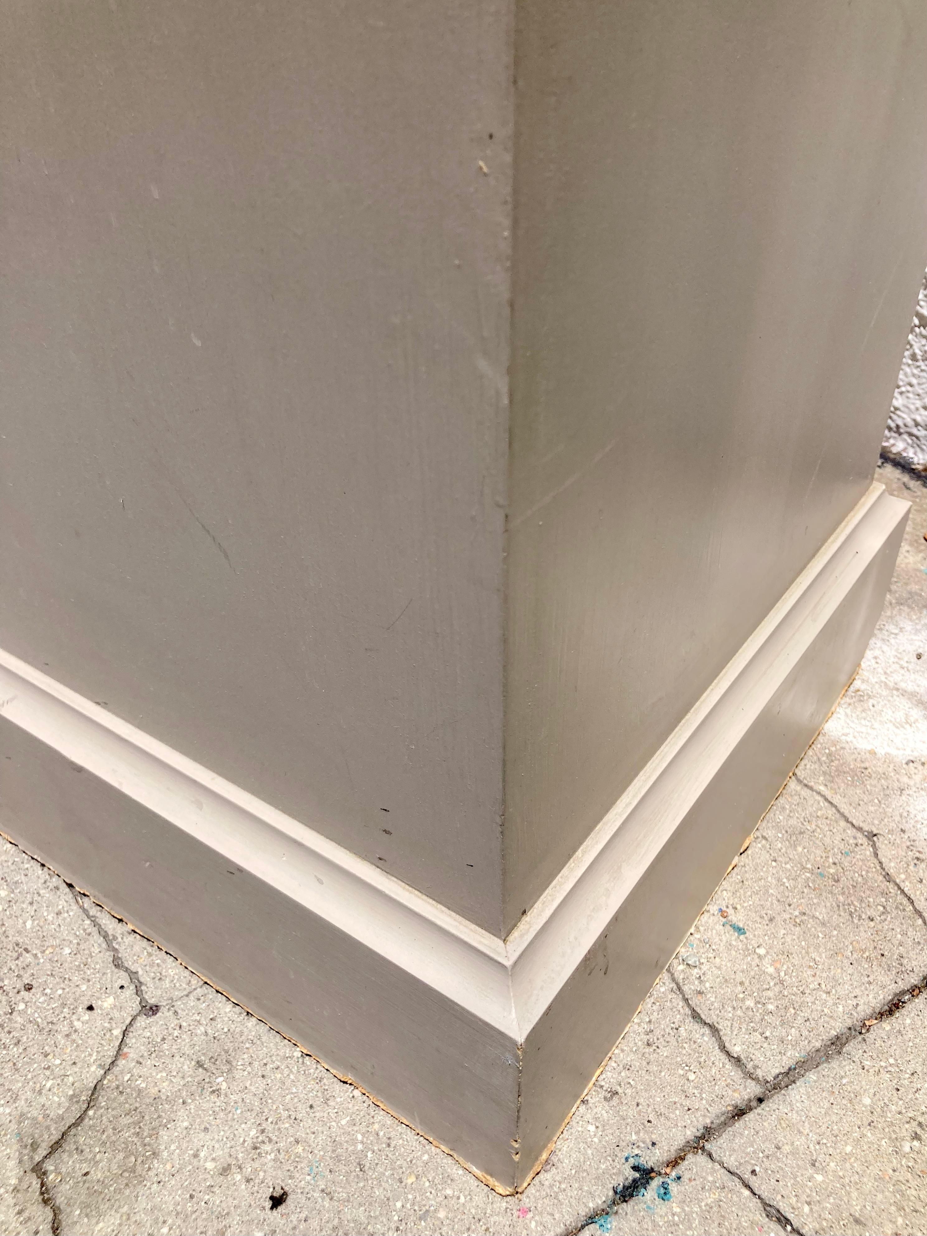 French Traditional Pedestals Paint Classic French Gray, a Pair For Sale 7