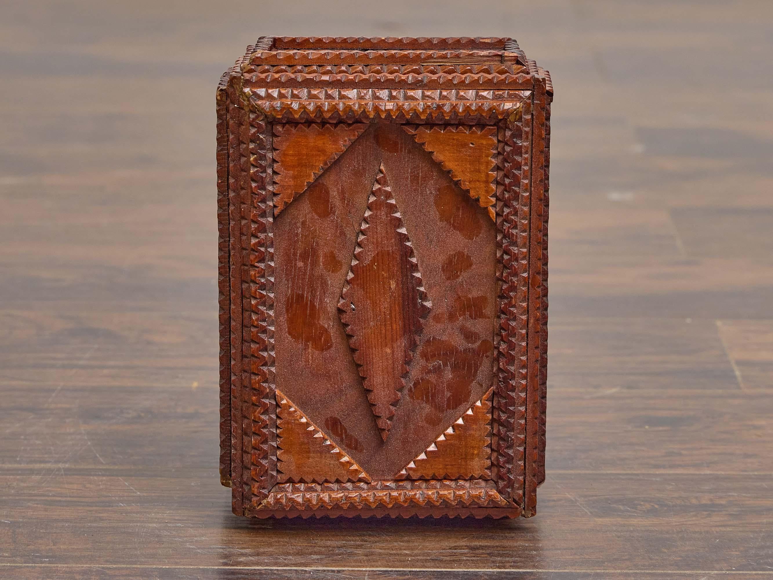 French Tramp Art Hand-Carved Wooden Box with Diamond Motifs, circa 1890 For Sale 5