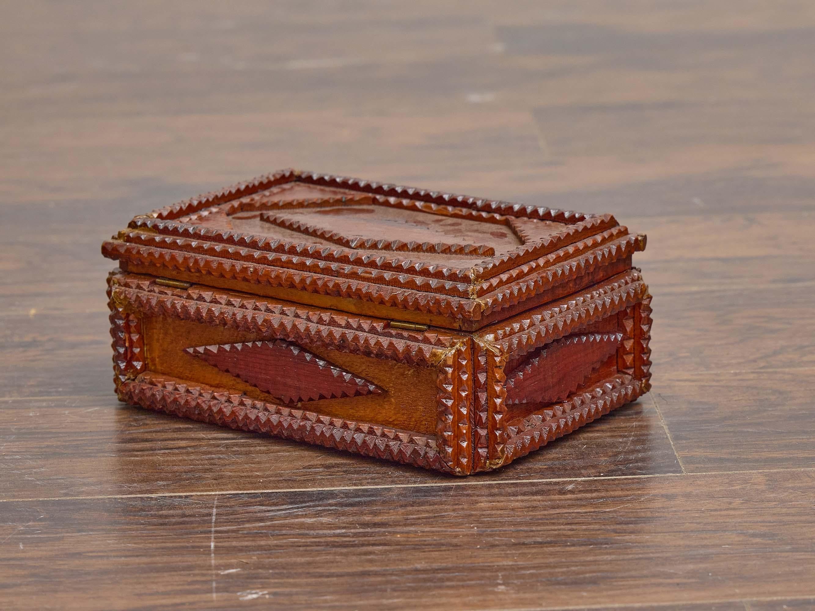 French Tramp Art Hand-Carved Wooden Box with Diamond Motifs, circa 1890 For Sale 2