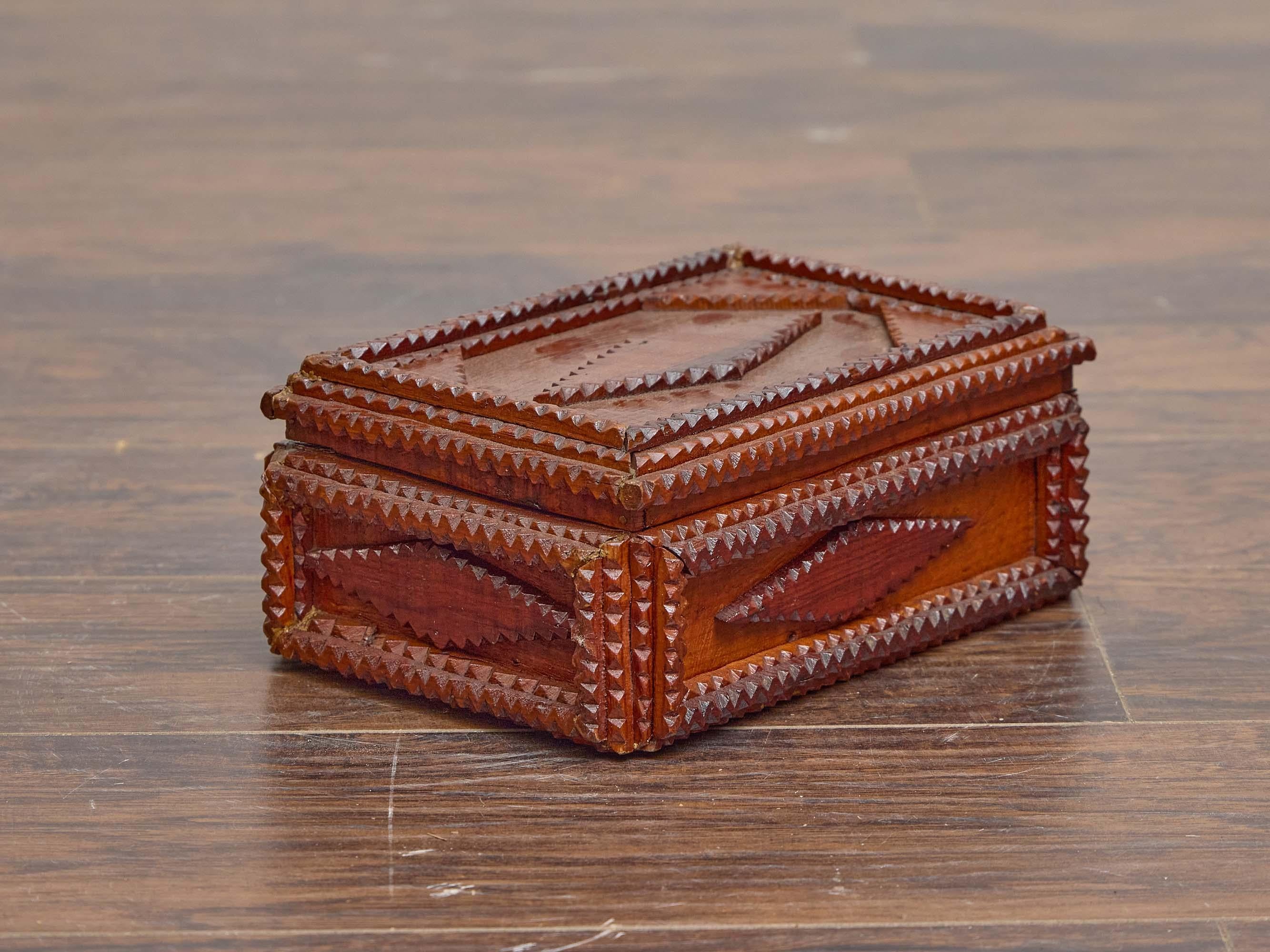 French Tramp Art Hand-Carved Wooden Box with Diamond Motifs, circa 1890 For Sale 3