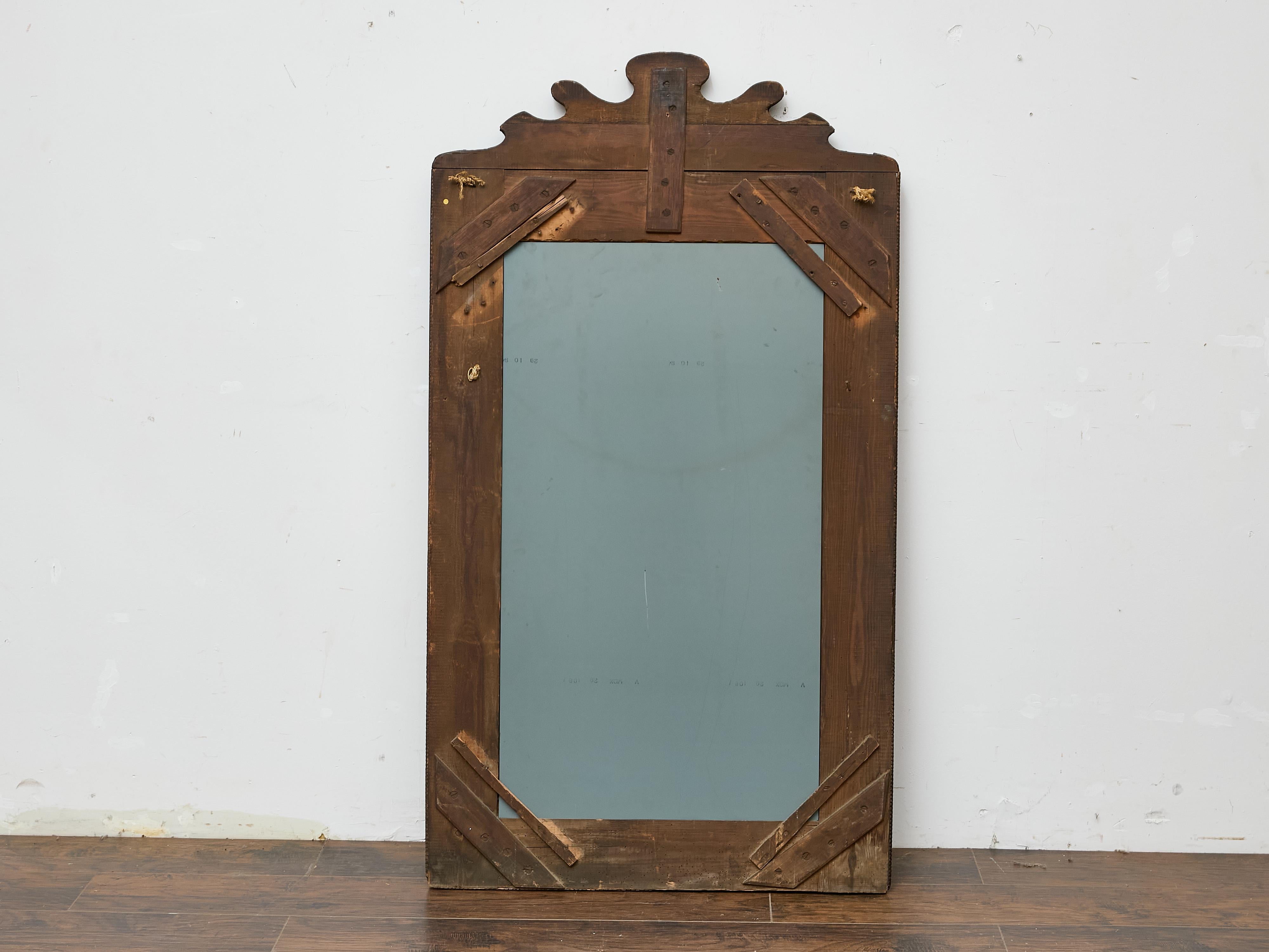 French Tramp Art Mirror with Carved Vines and Diamond Glass Inset, circa 1900 en vente 3