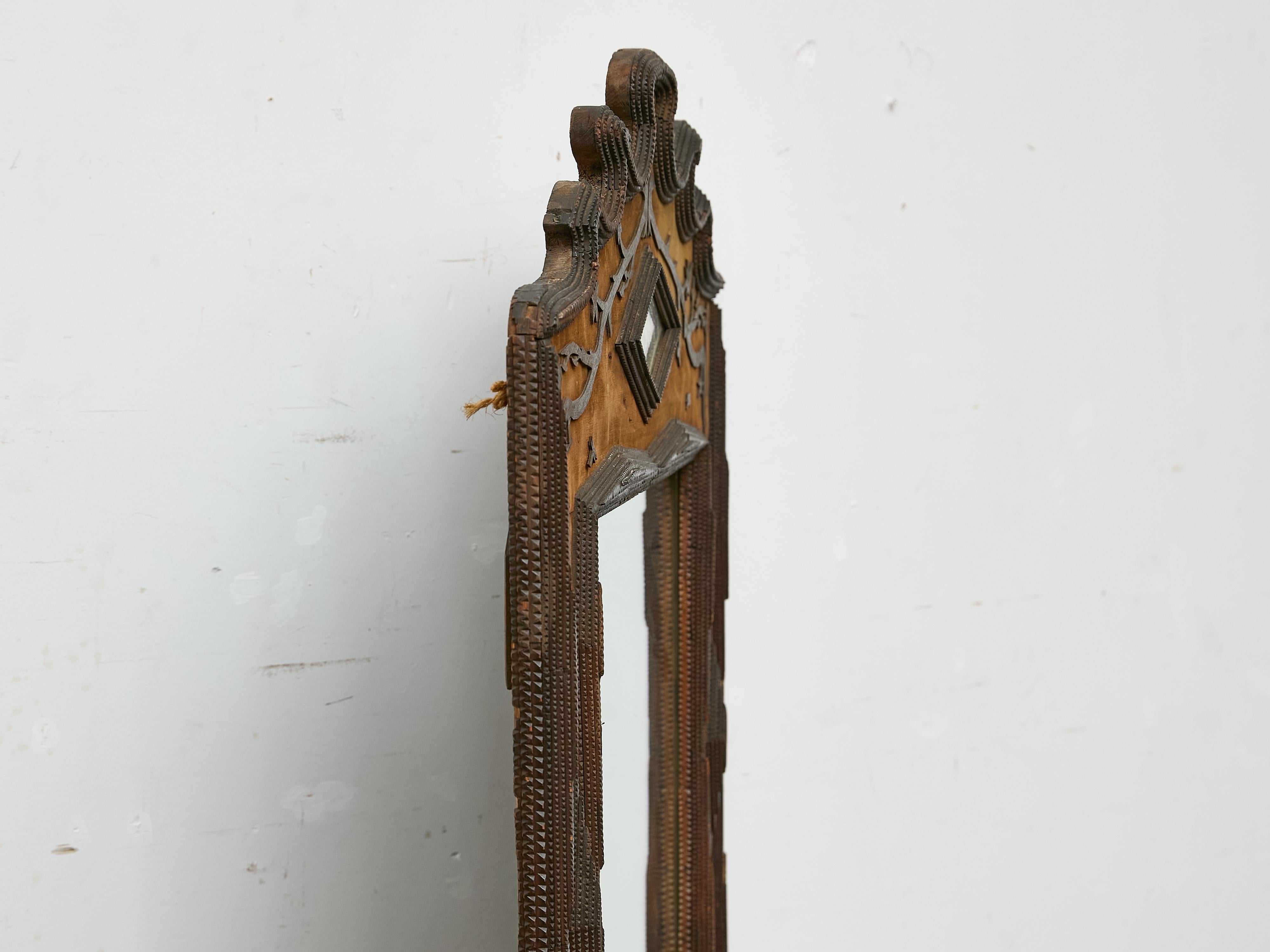 French Tramp Art Mirror with Carved Vines and Diamond Glass Inset, circa 1900 en vente 1