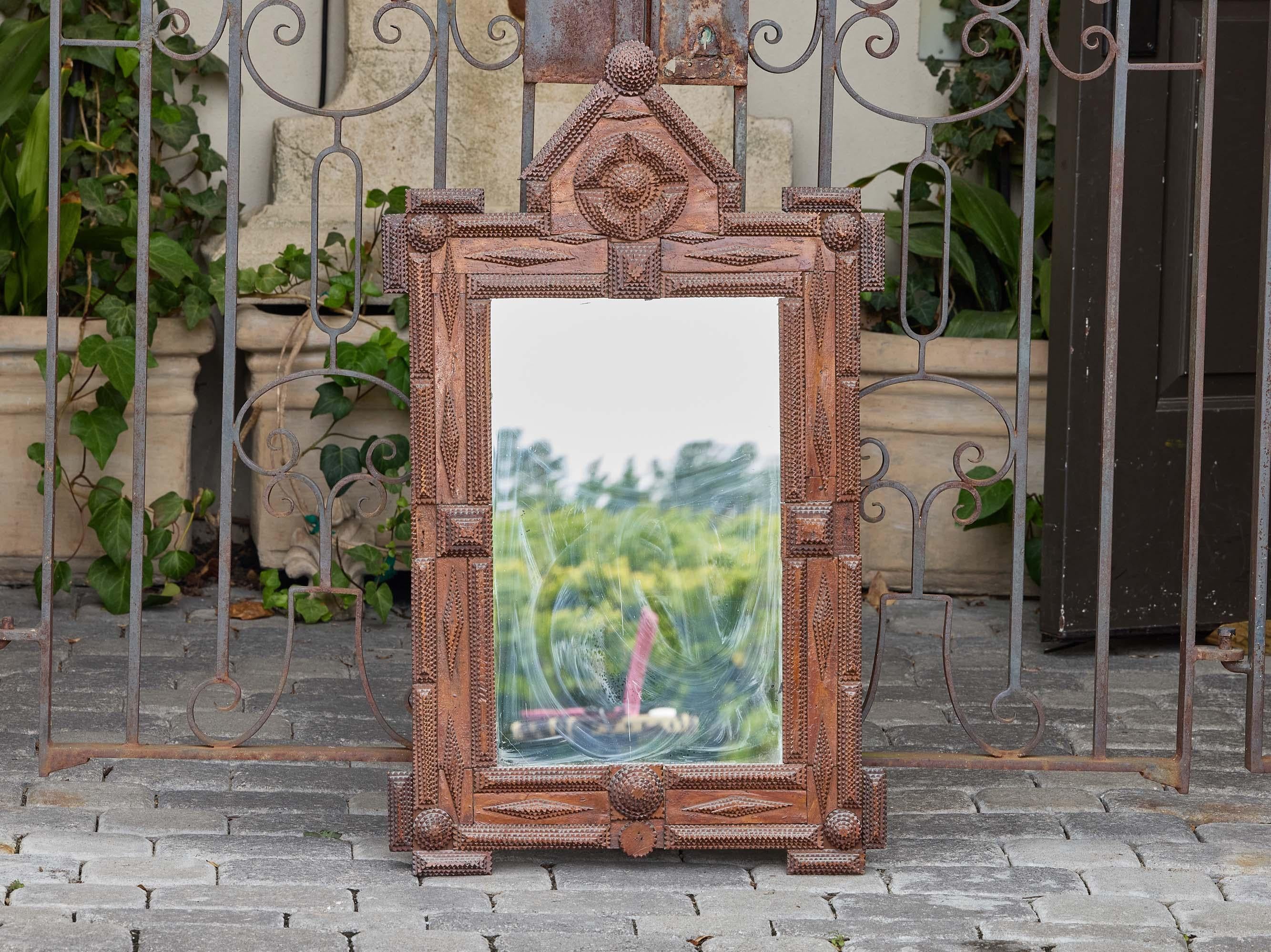 Miroir français Art Carved avec gravure à encoches, Circa 1900 en vente 1