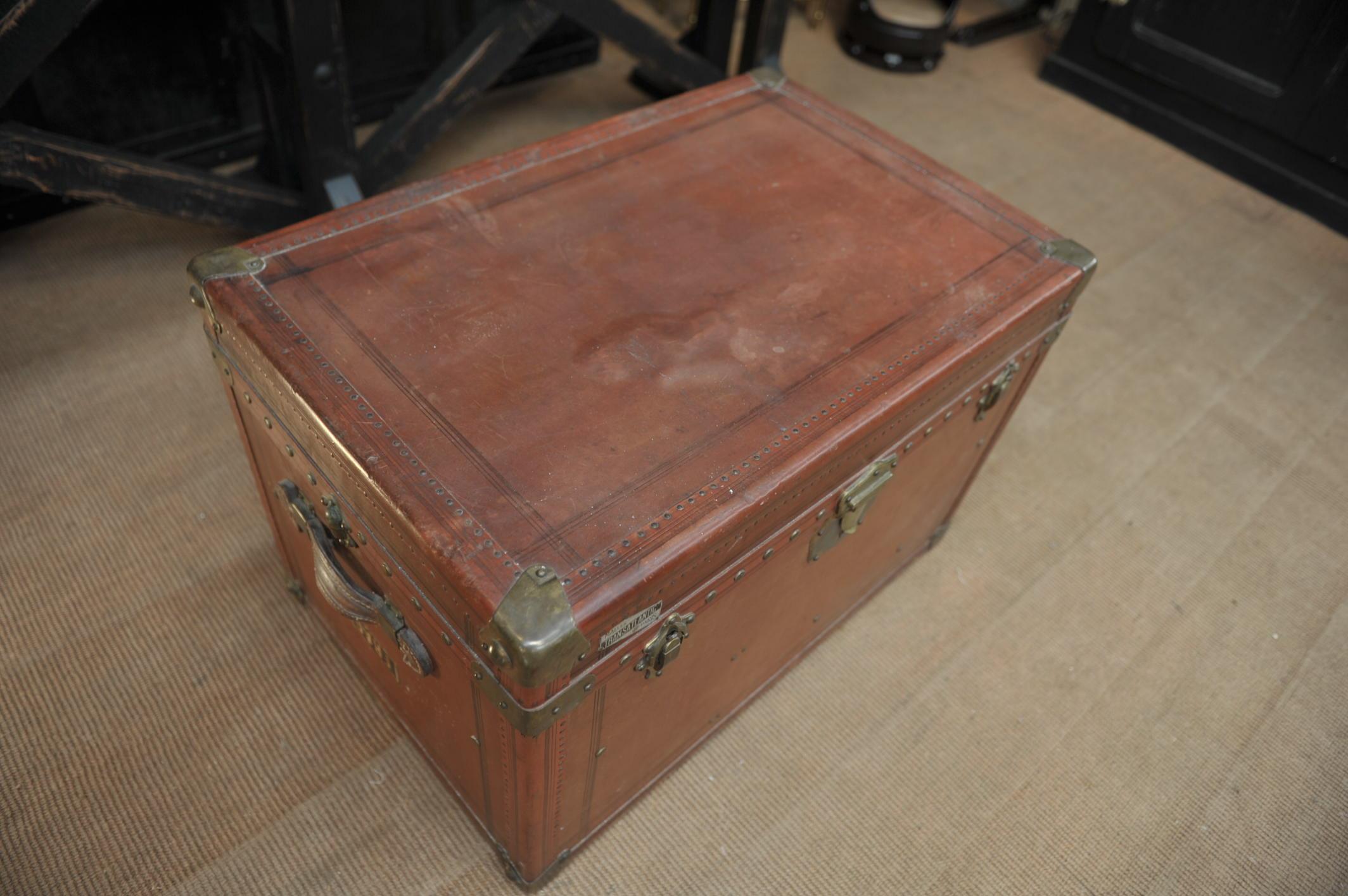 French Transatlantic Paris Traveling Trunk with 2 Inside Compartment, circa 1920 For Sale 5