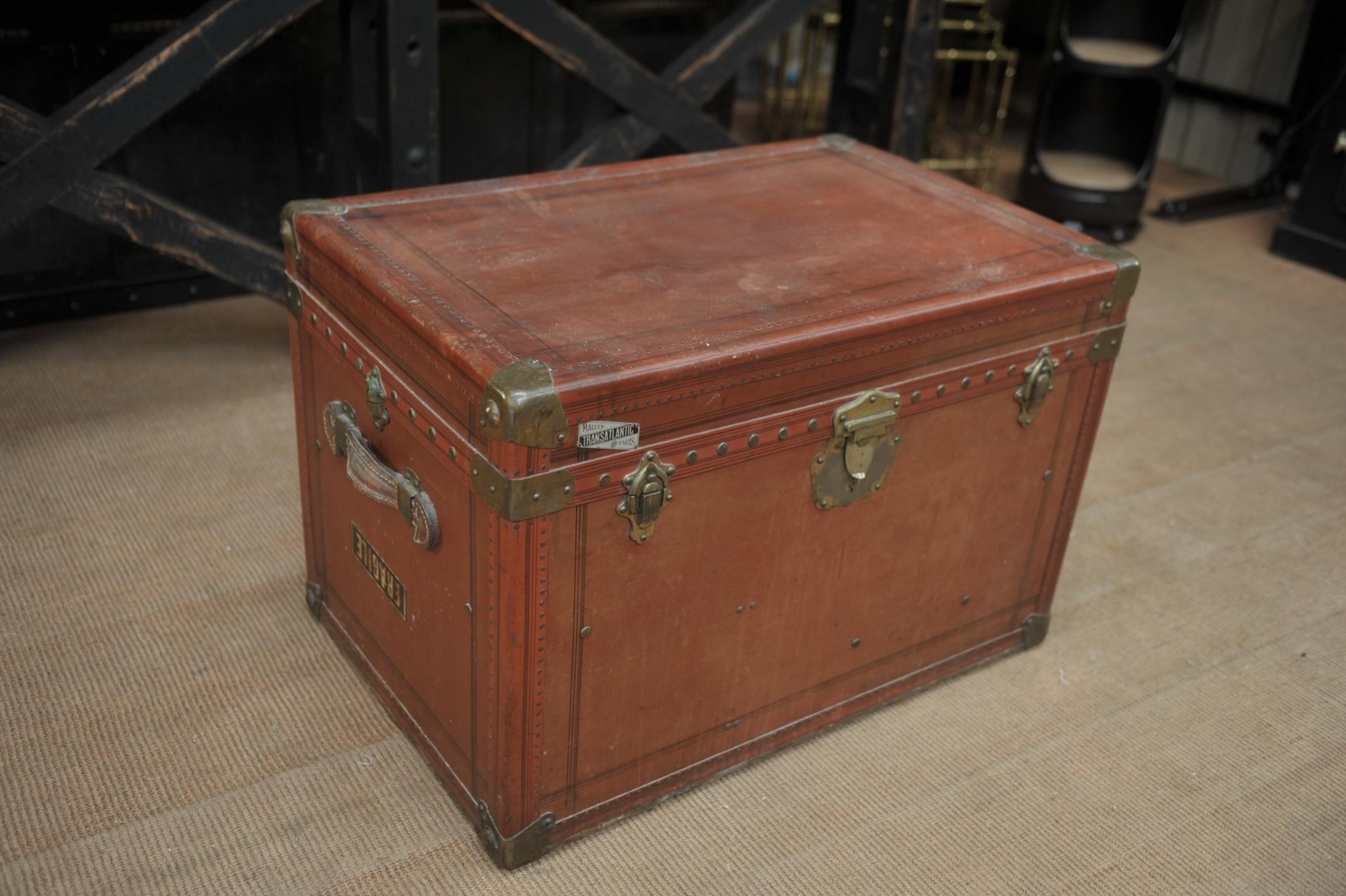 French Transatlantic Paris Traveling Trunk with 2 Inside Compartment, circa 1920 For Sale 7