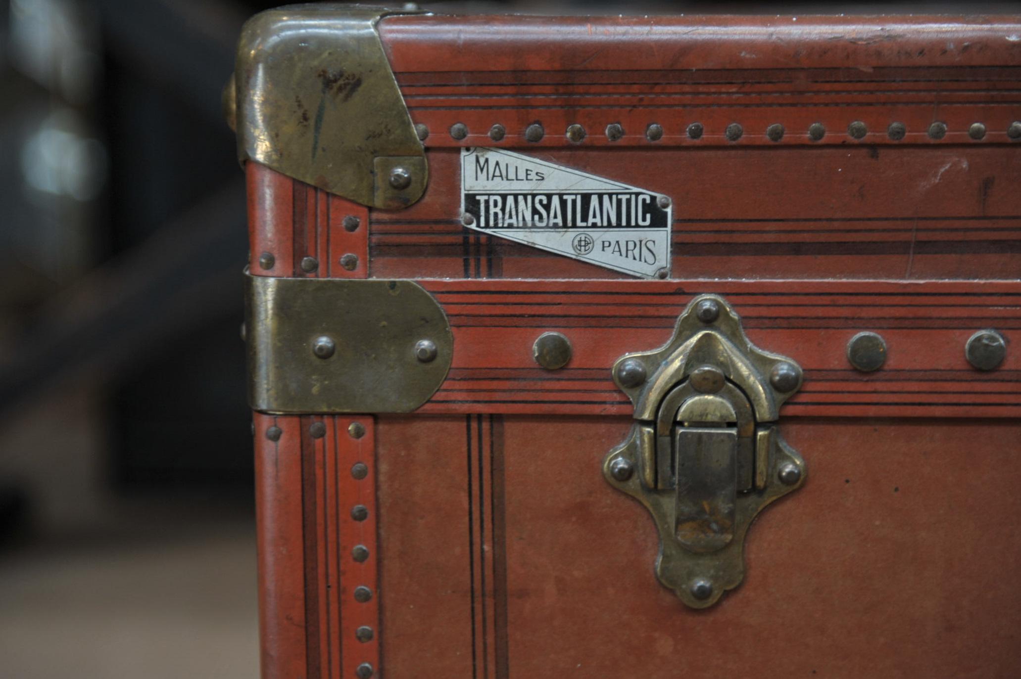 European French Transatlantic Paris Traveling Trunk with 2 Inside Compartment, circa 1920 For Sale